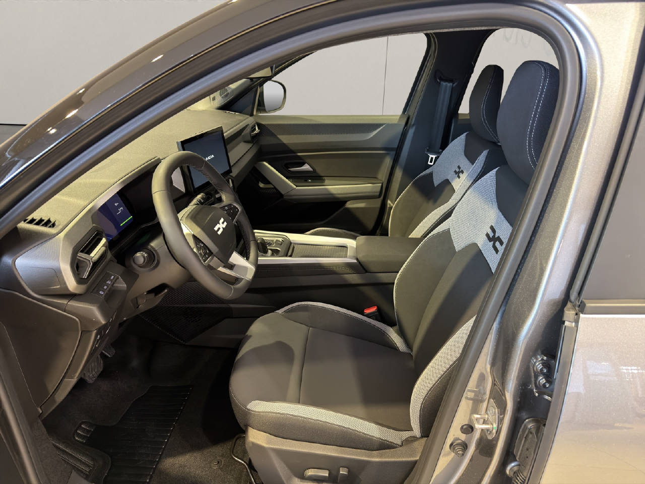 DACIA Bigster 1.8 Hybrid Journey-image-4