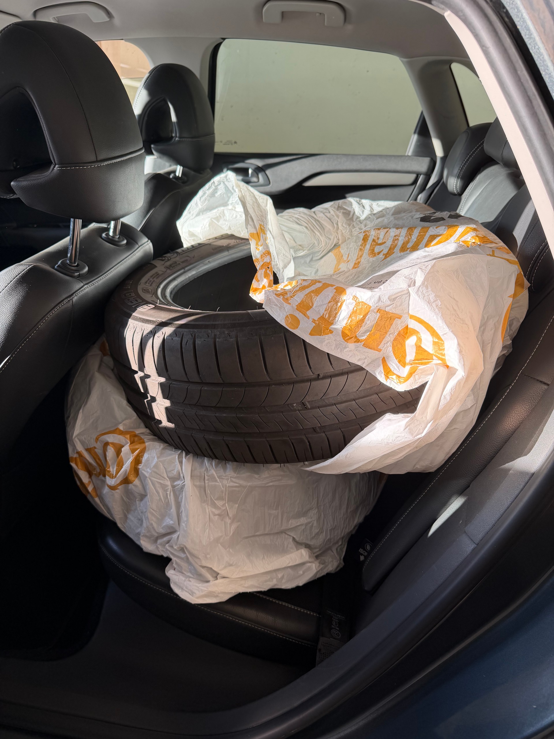 CITROEN C4 Berline 1.6 VTi Swiss Style-image-13