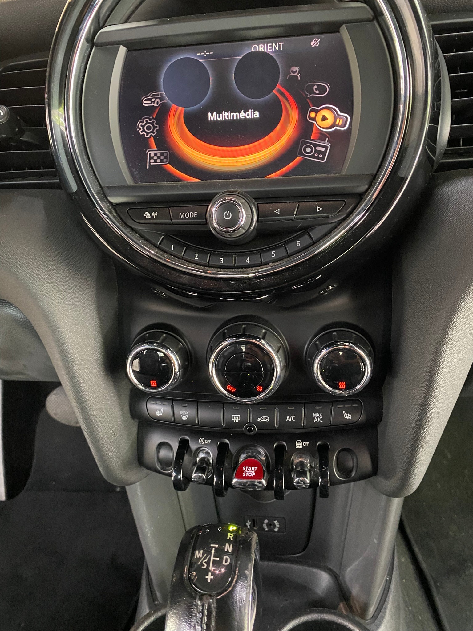 MINI Cooper D Cabriolet Steptronic-image-16