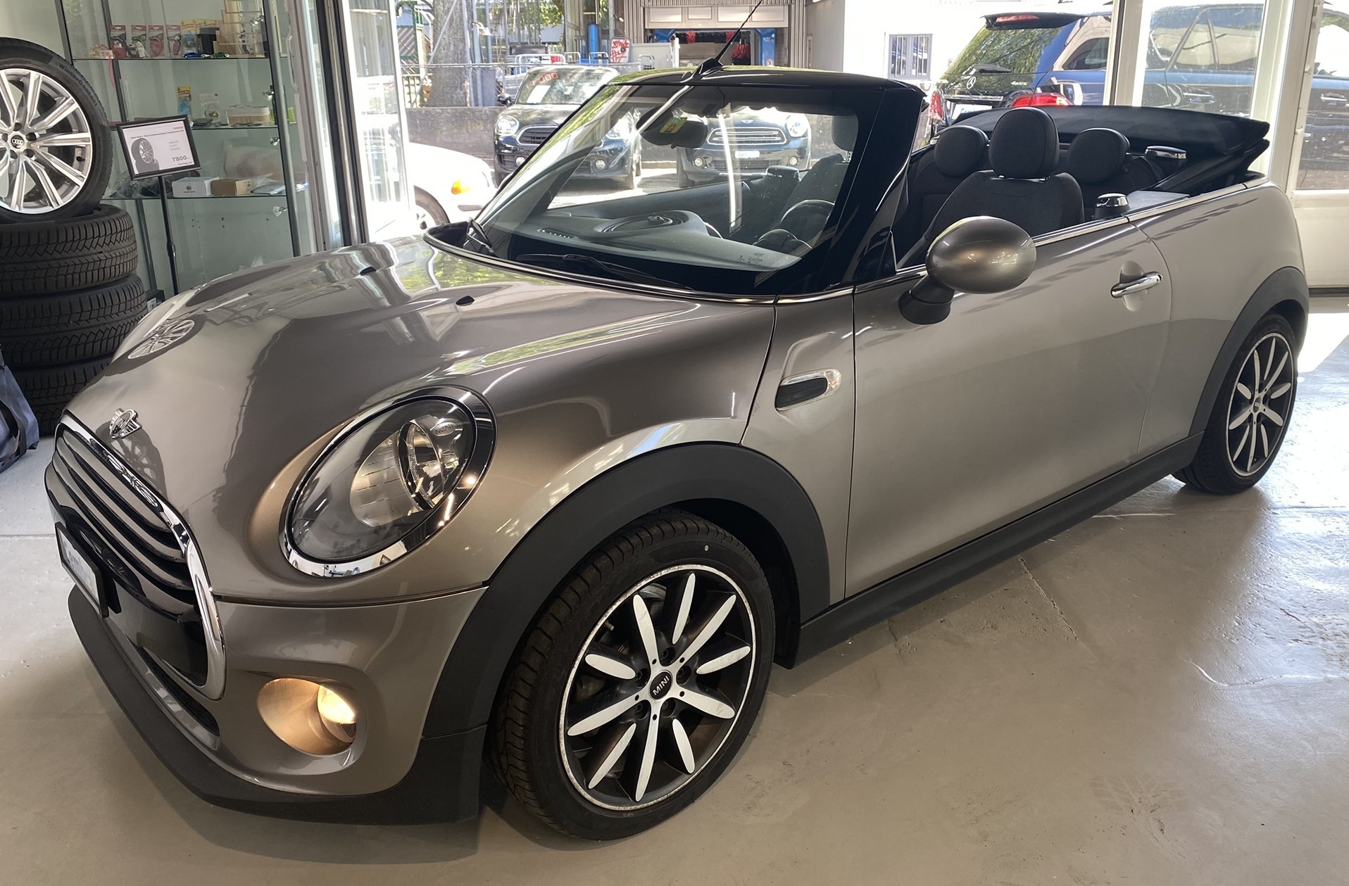 MINI Cooper D Cabriolet Steptronic-image-3