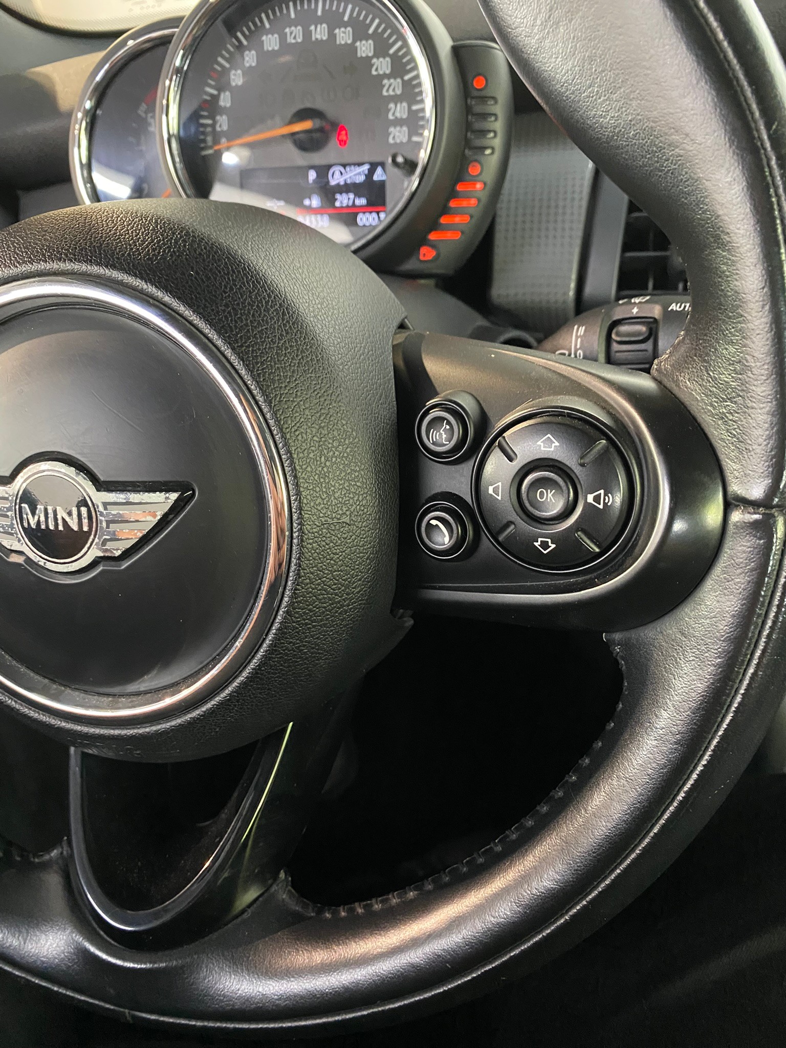MINI Cooper D Cabriolet Steptronic-image-17