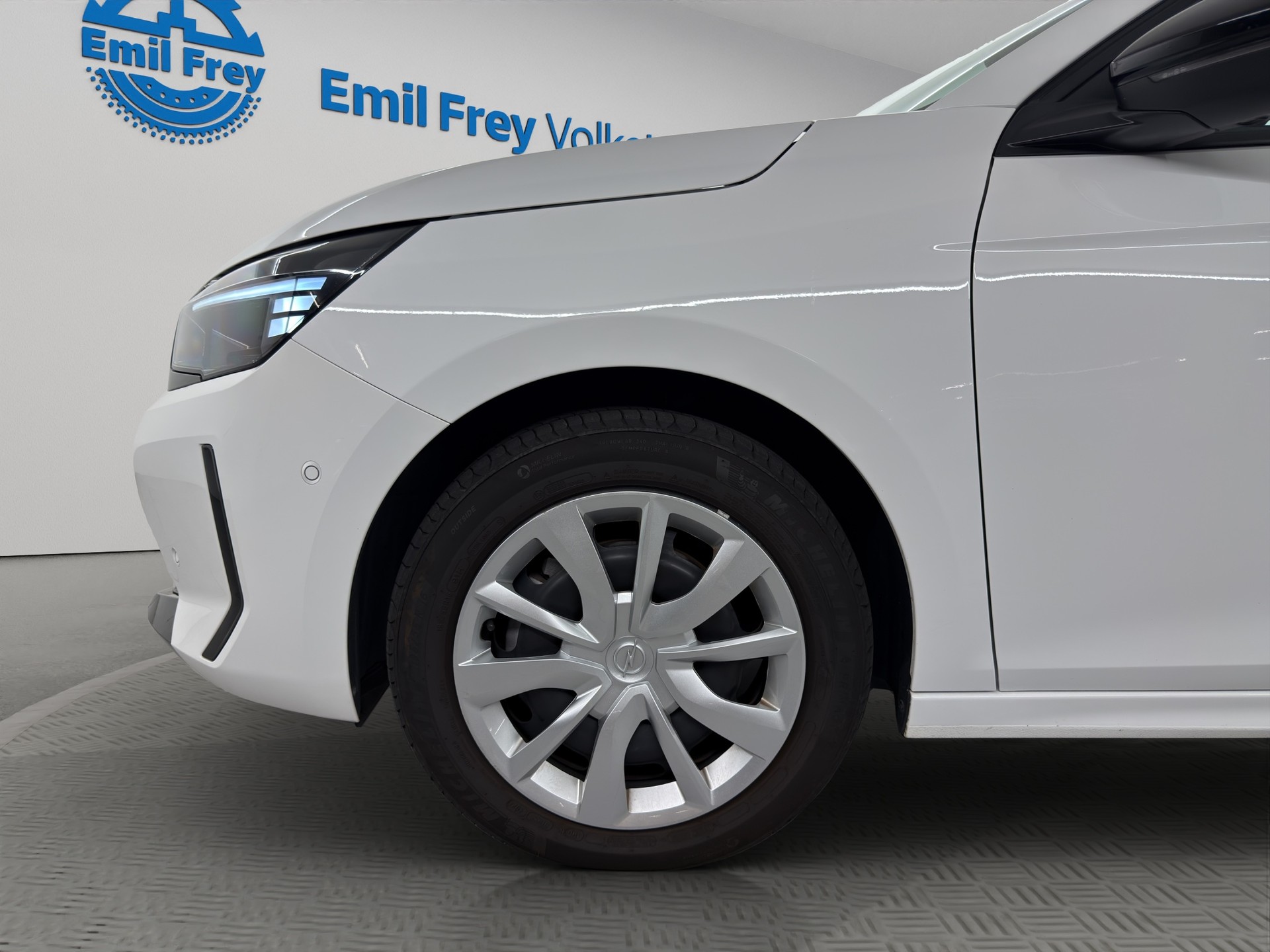 OPEL Corsa 1.2 T Hybrid Edition-showroom-element-3