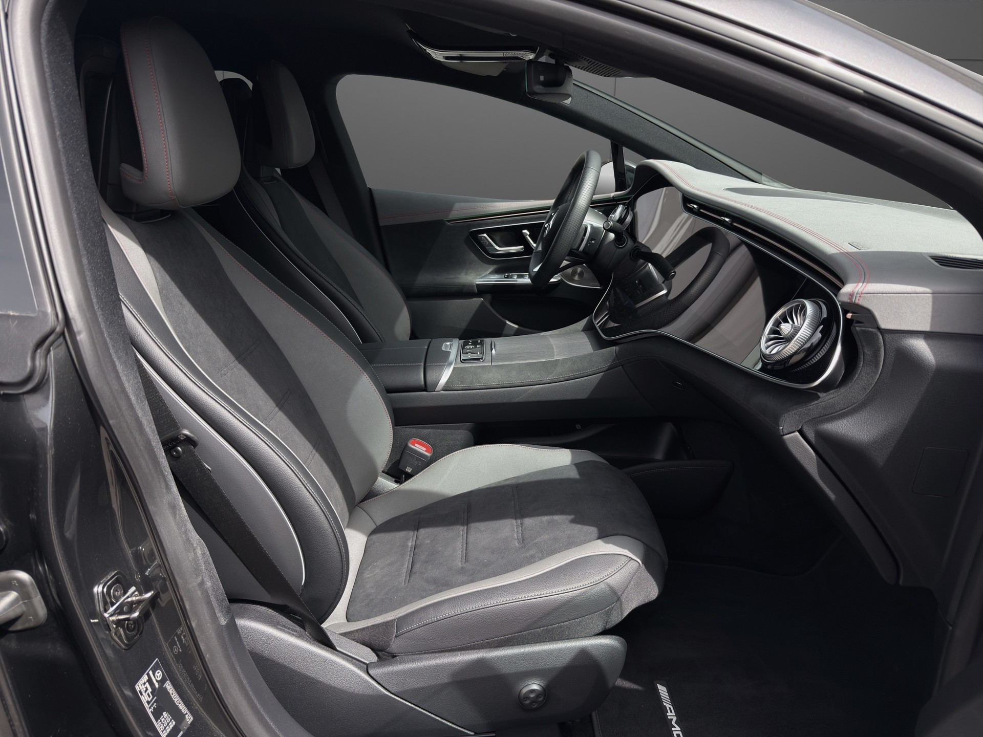 MERCEDES-BENZ EQE 350 4 Matic Executive Edition AMG Line-image-12