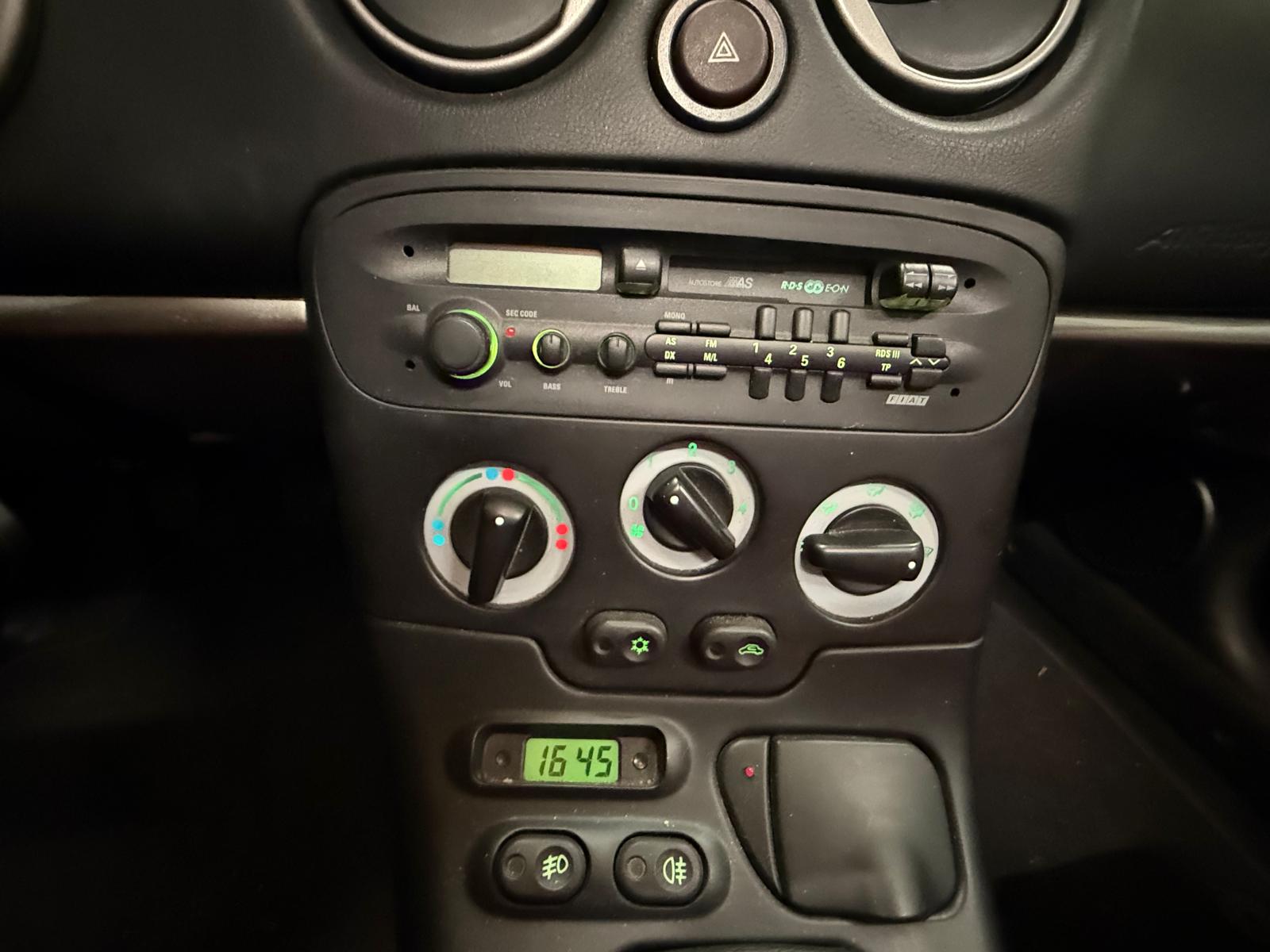 FIAT Barchetta 1.8 Limited Edition-image-16