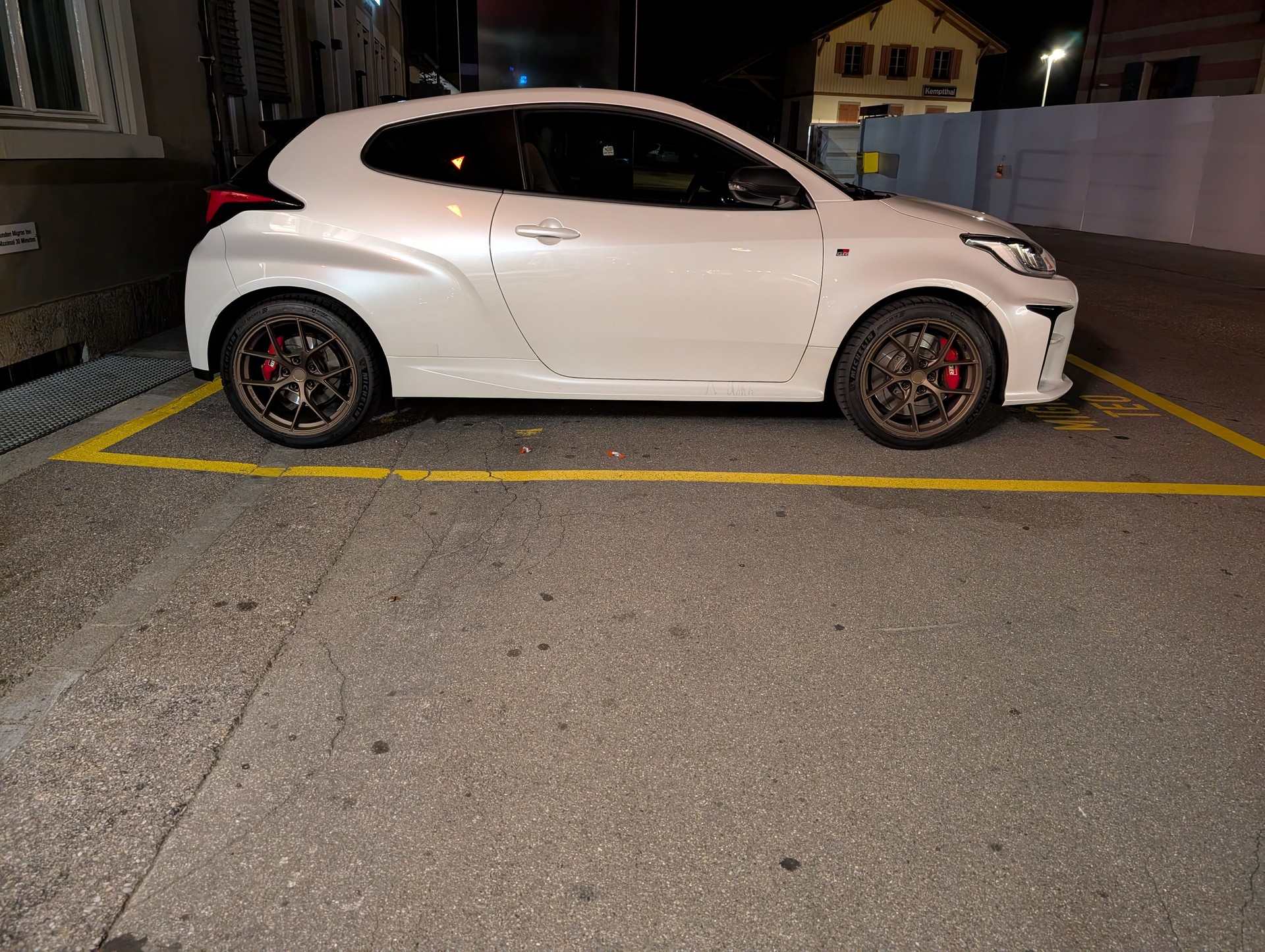 TOYOTA 1.6 Turbo Sport 4x4-image-3