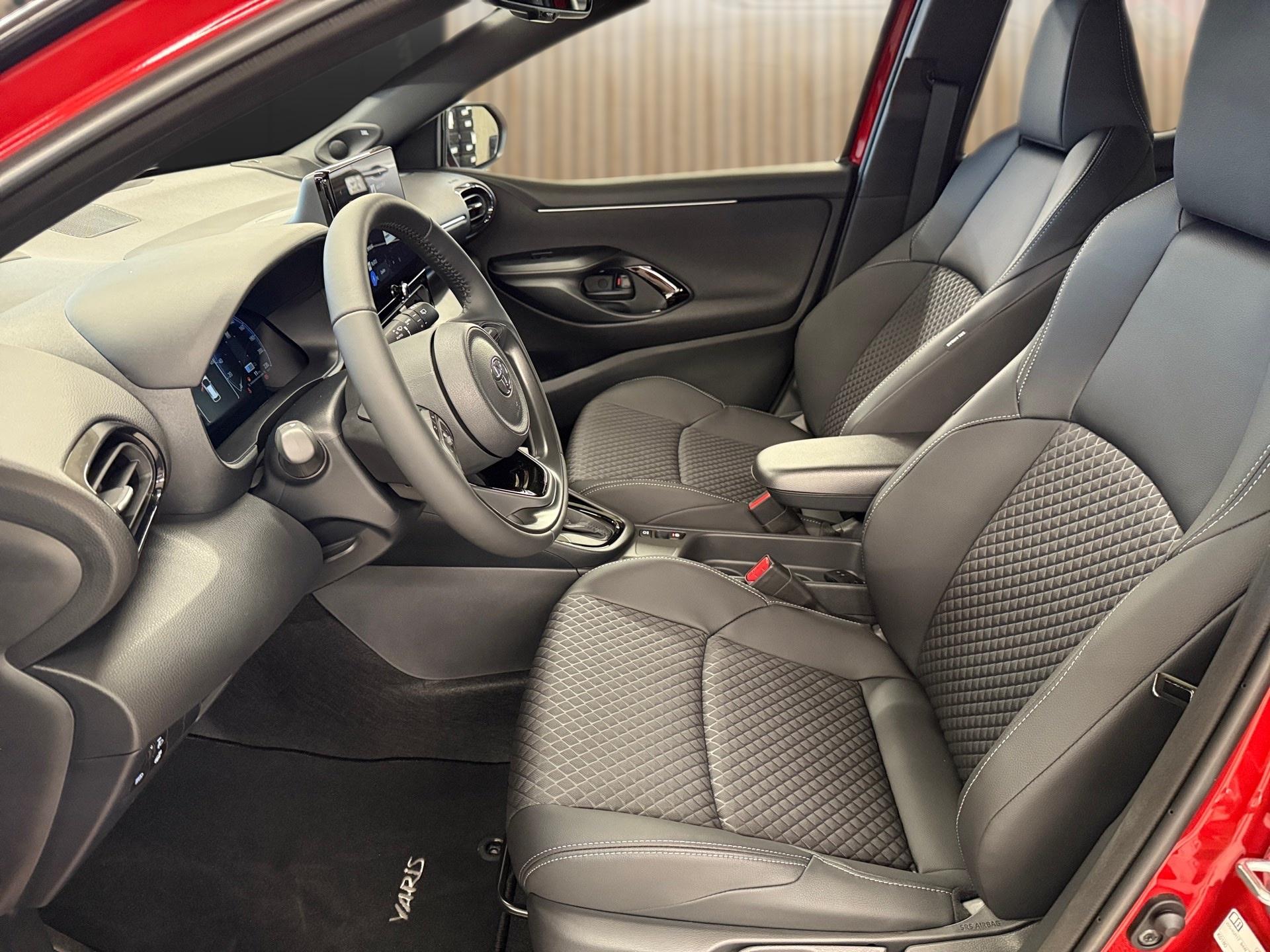 TOYOTA Yaris 1.5 VVT-i HSD Premium-image-10
