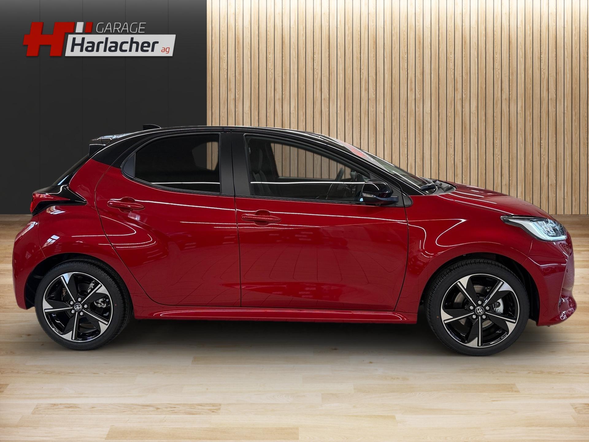 TOYOTA Yaris 1.5 VVT-i HSD Premium-image-3