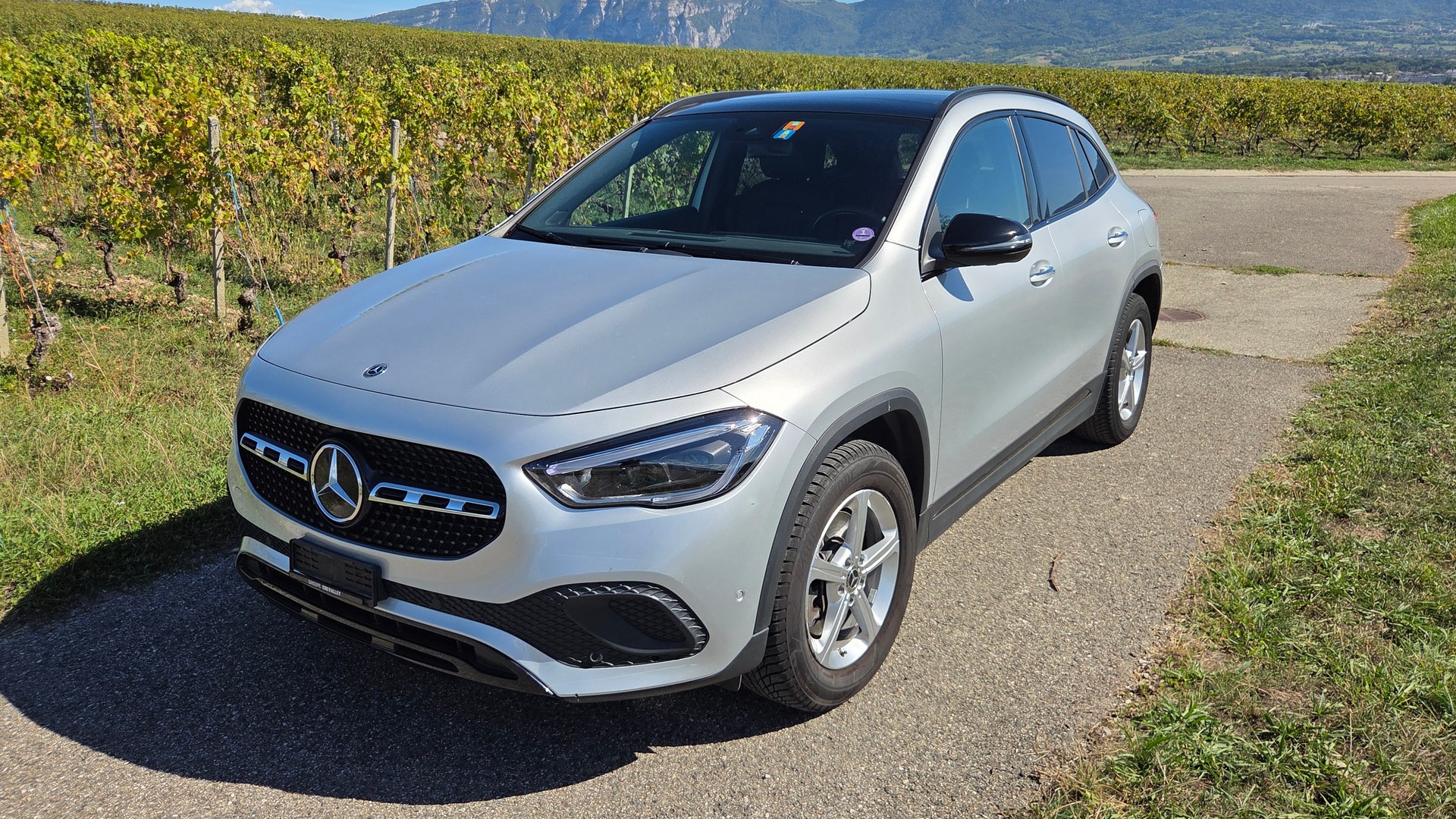 MERCEDES-BENZ GLA 250 Progressive 4matic-image-1