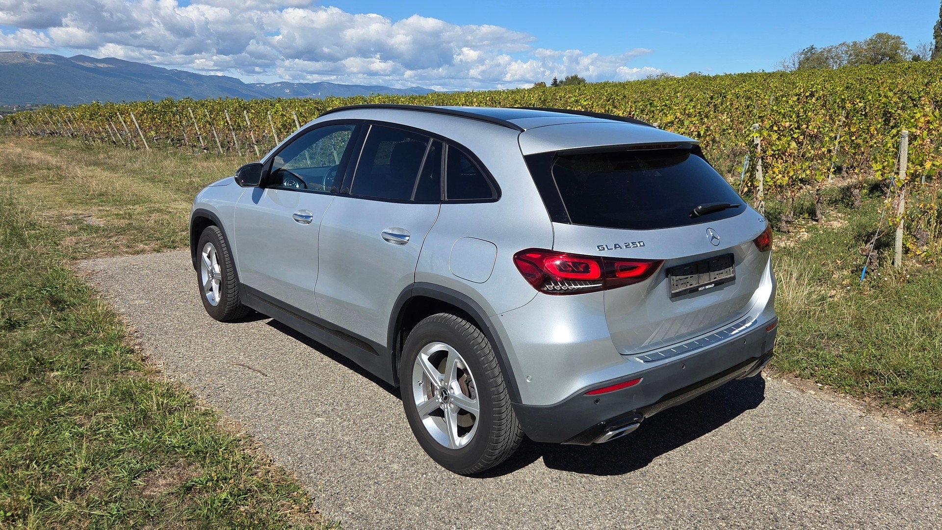 MERCEDES-BENZ GLA 250 Progressive 4matic-image-4