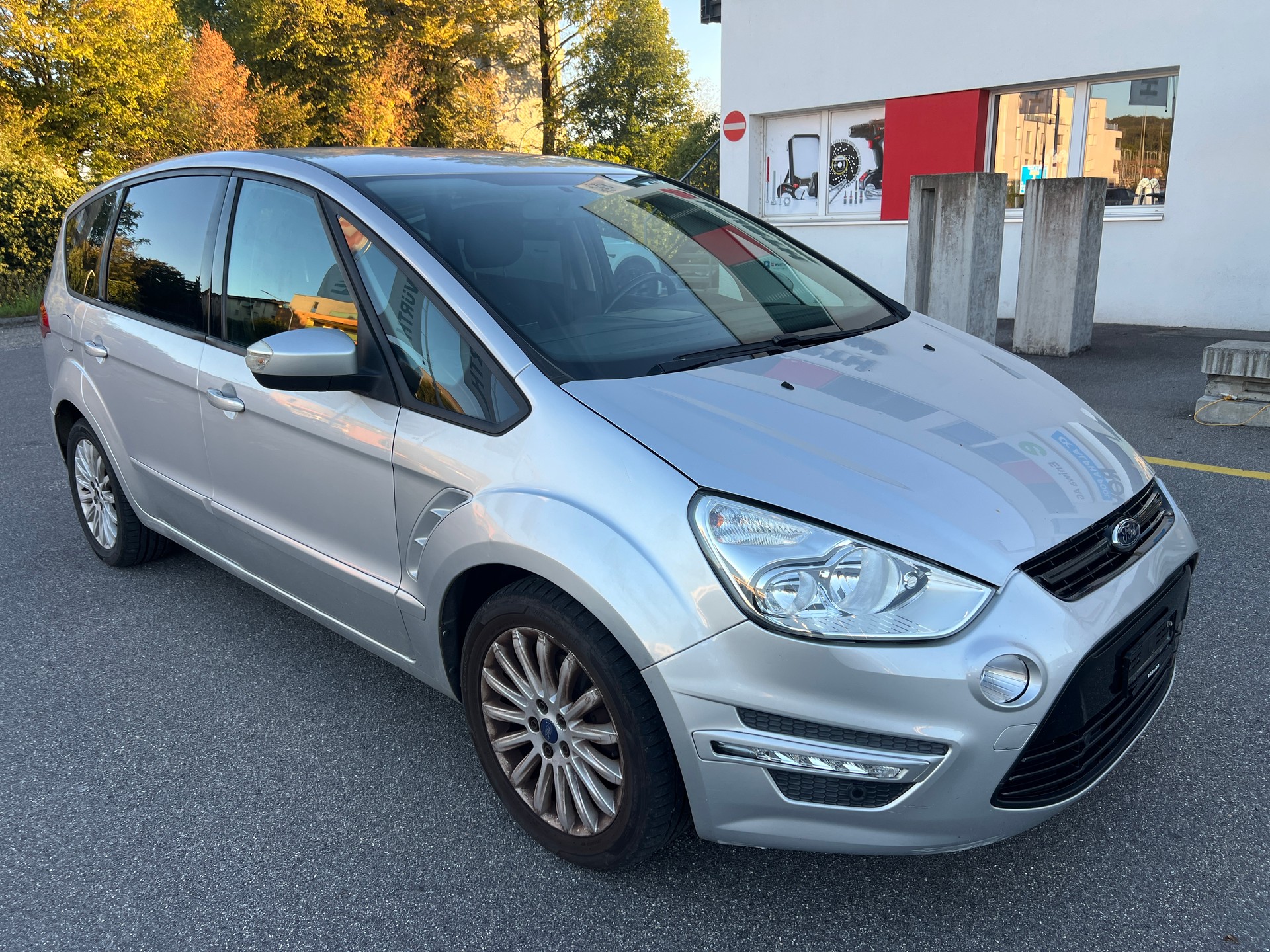 FORD S-Max 2.0 TDCi Family Edition PowerShift-image-2