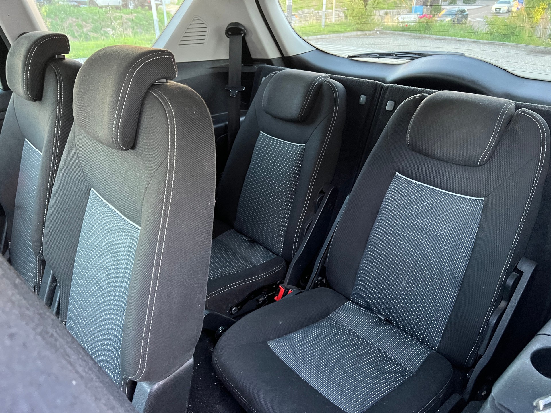 FORD S-Max 2.0 TDCi Family Edition PowerShift-image-12