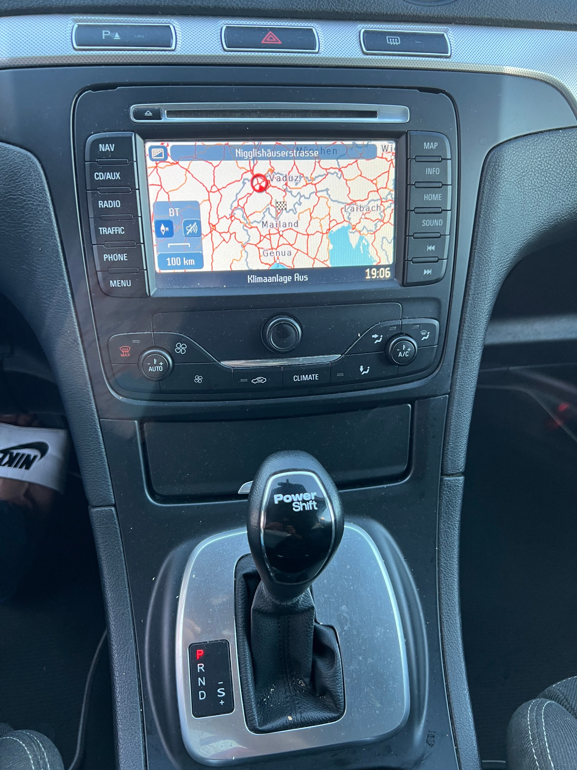FORD S-Max 2.0 TDCi Family Edition PowerShift-image-8