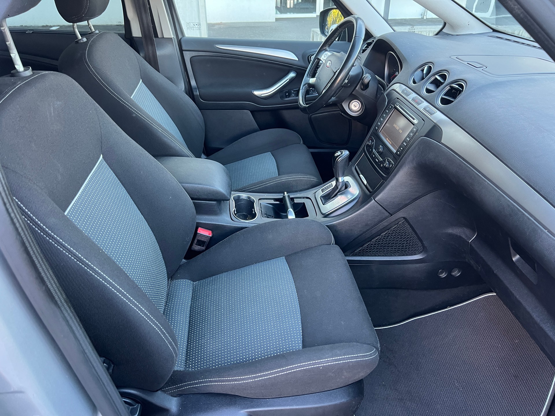 FORD S-Max 2.0 TDCi Family Edition PowerShift-image-9