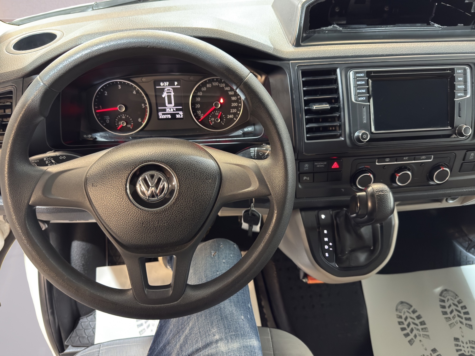VW T6 2.0 Bi-TDI 4Motion DSG-image-9