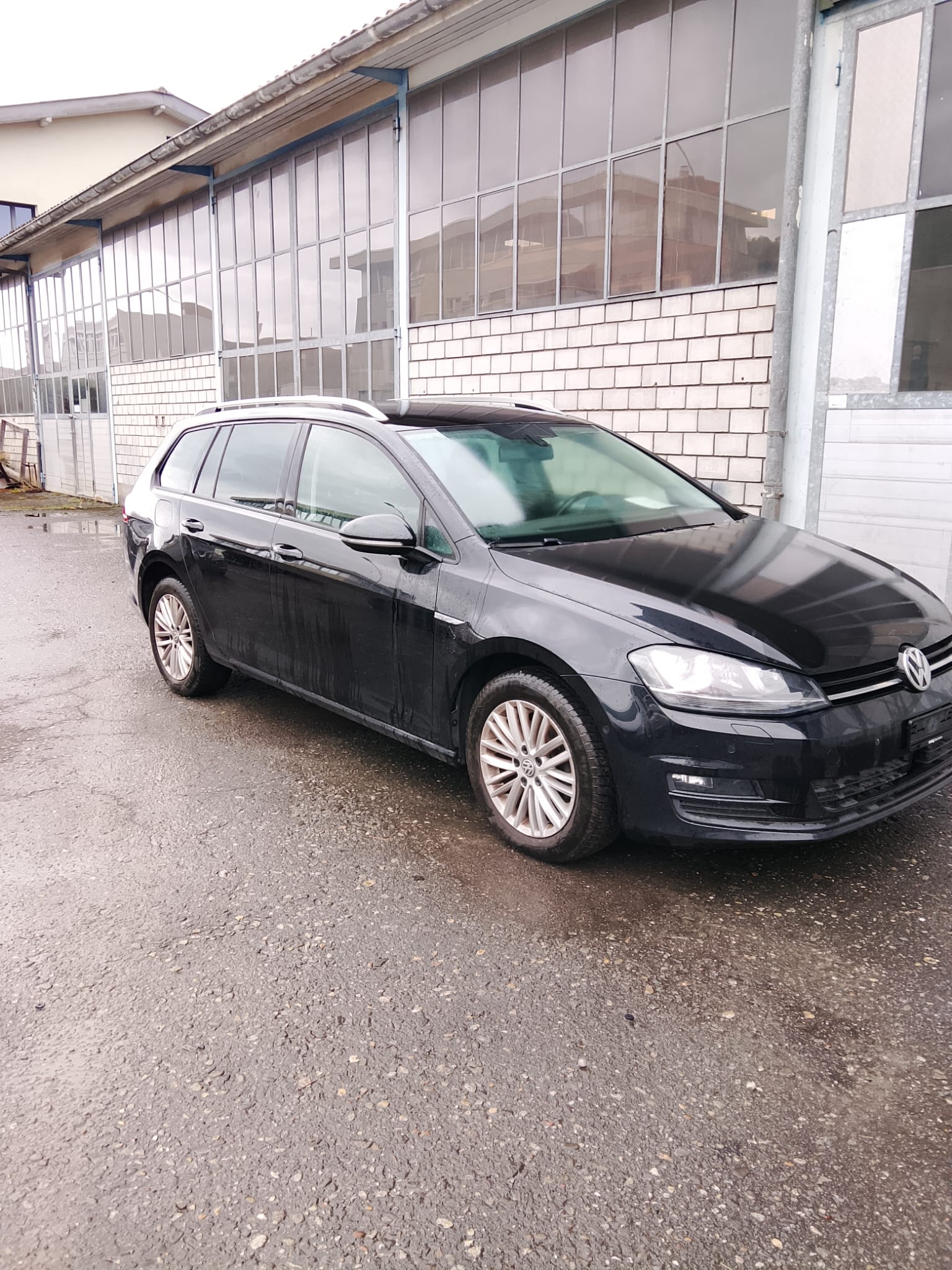 VW Golf Variant 2.0 TDI Comfortline DSG-image-2