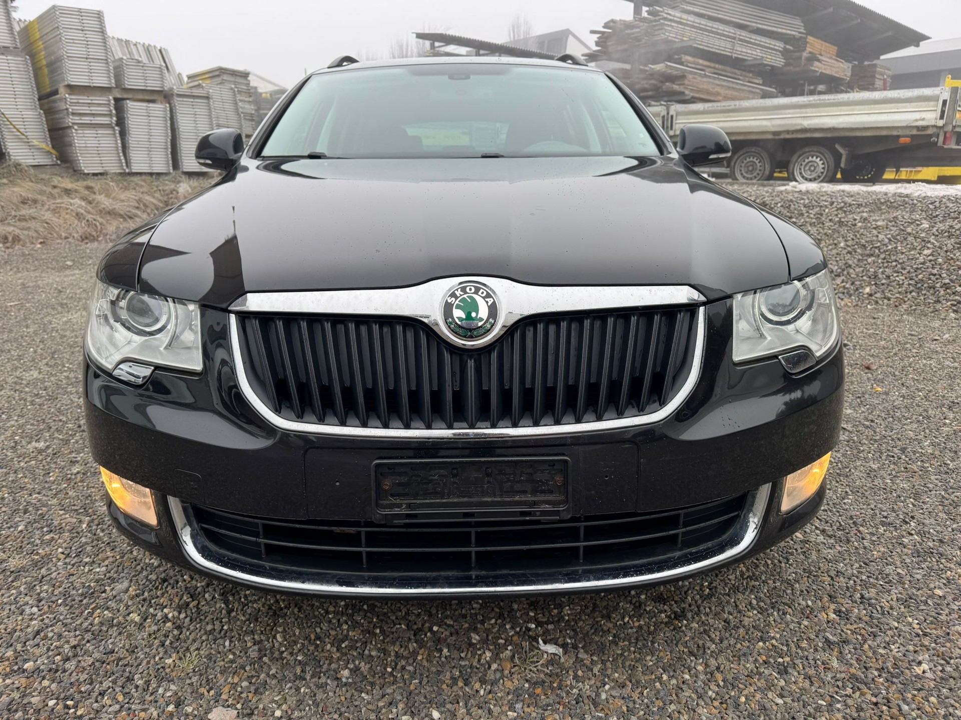 SKODA Superb Combi 2.0 TDi Ambition DSG-image-1