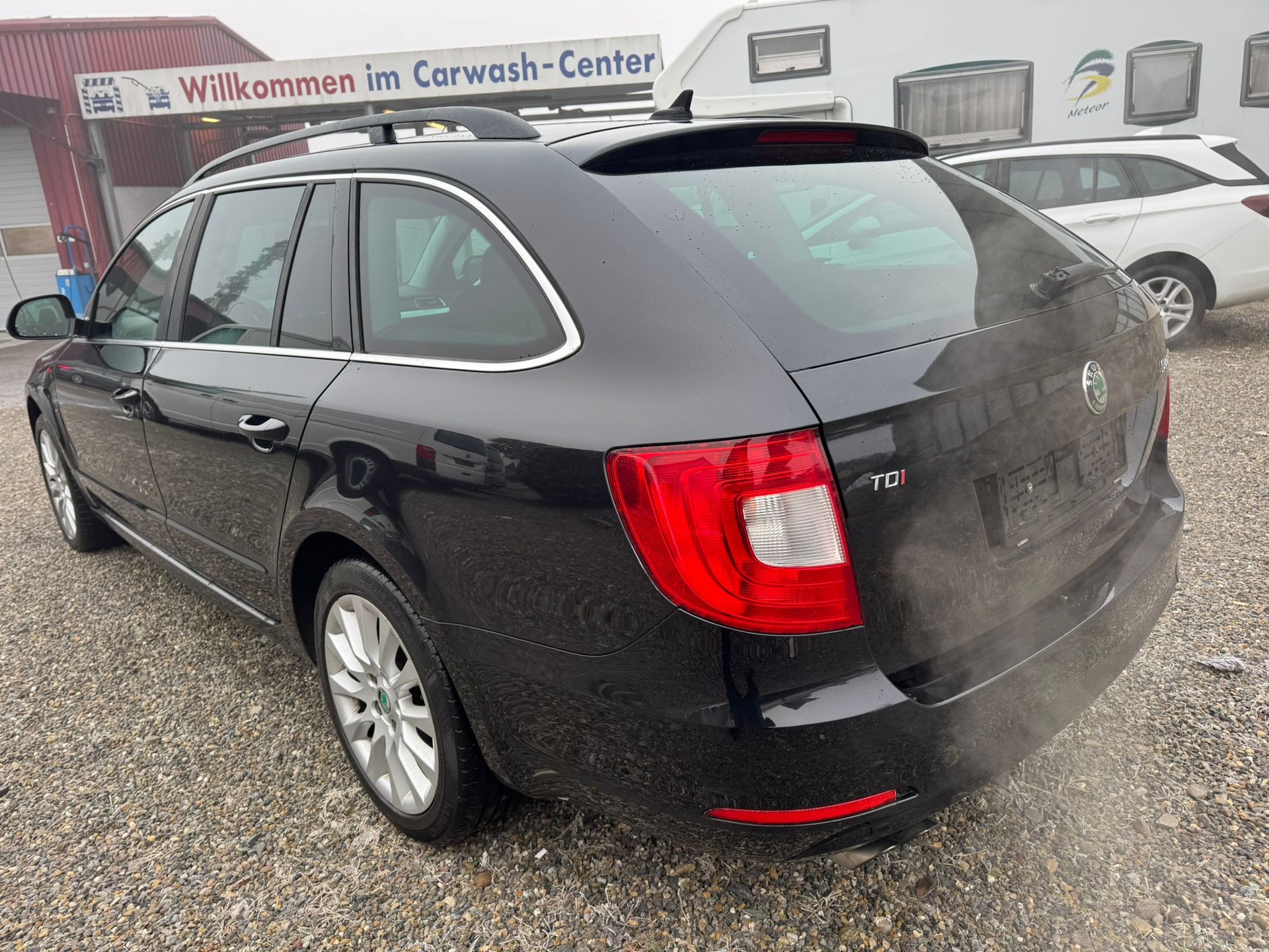 SKODA Superb Combi 2.0 TDi Ambition DSG-image-4