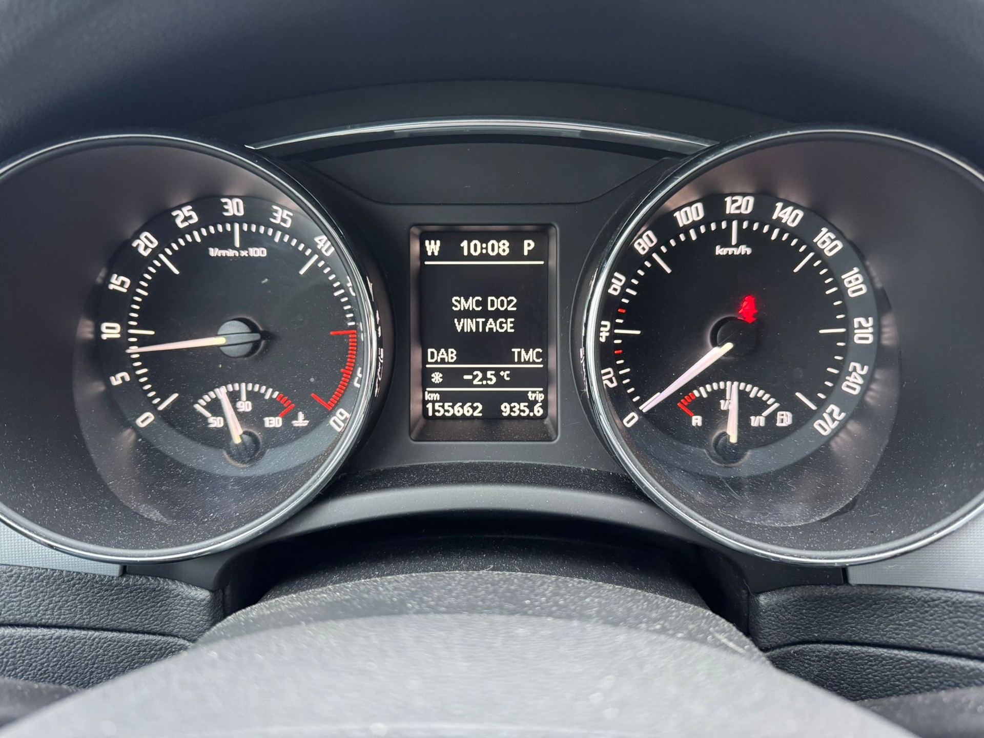 SKODA Superb Combi 2.0 TDi Ambition DSG-image-14