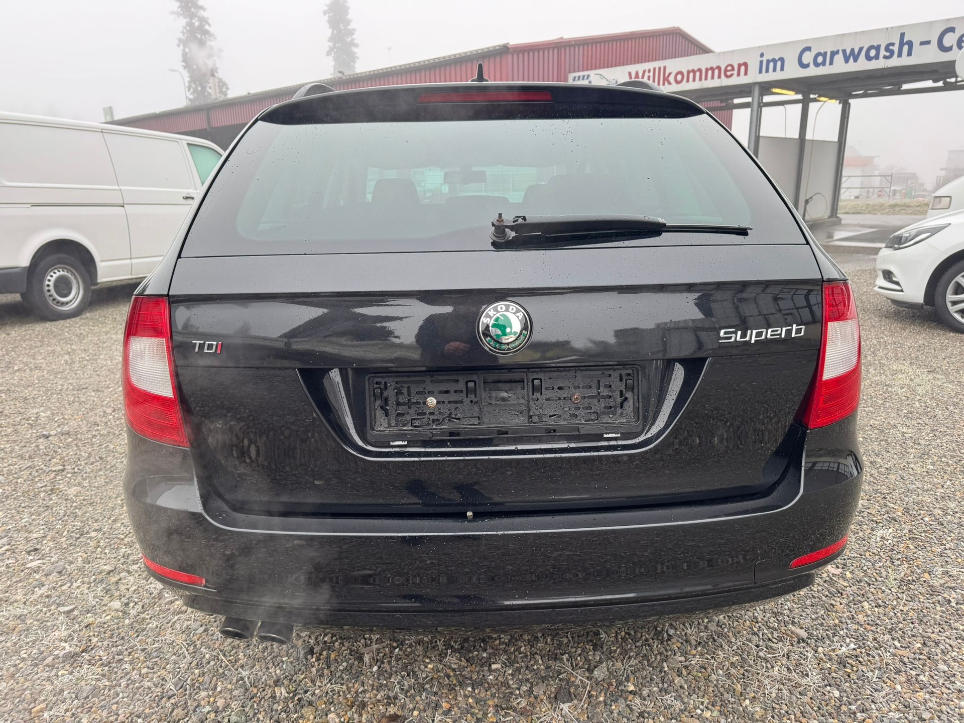 SKODA Superb Combi 2.0 TDi Ambition DSG-image-5