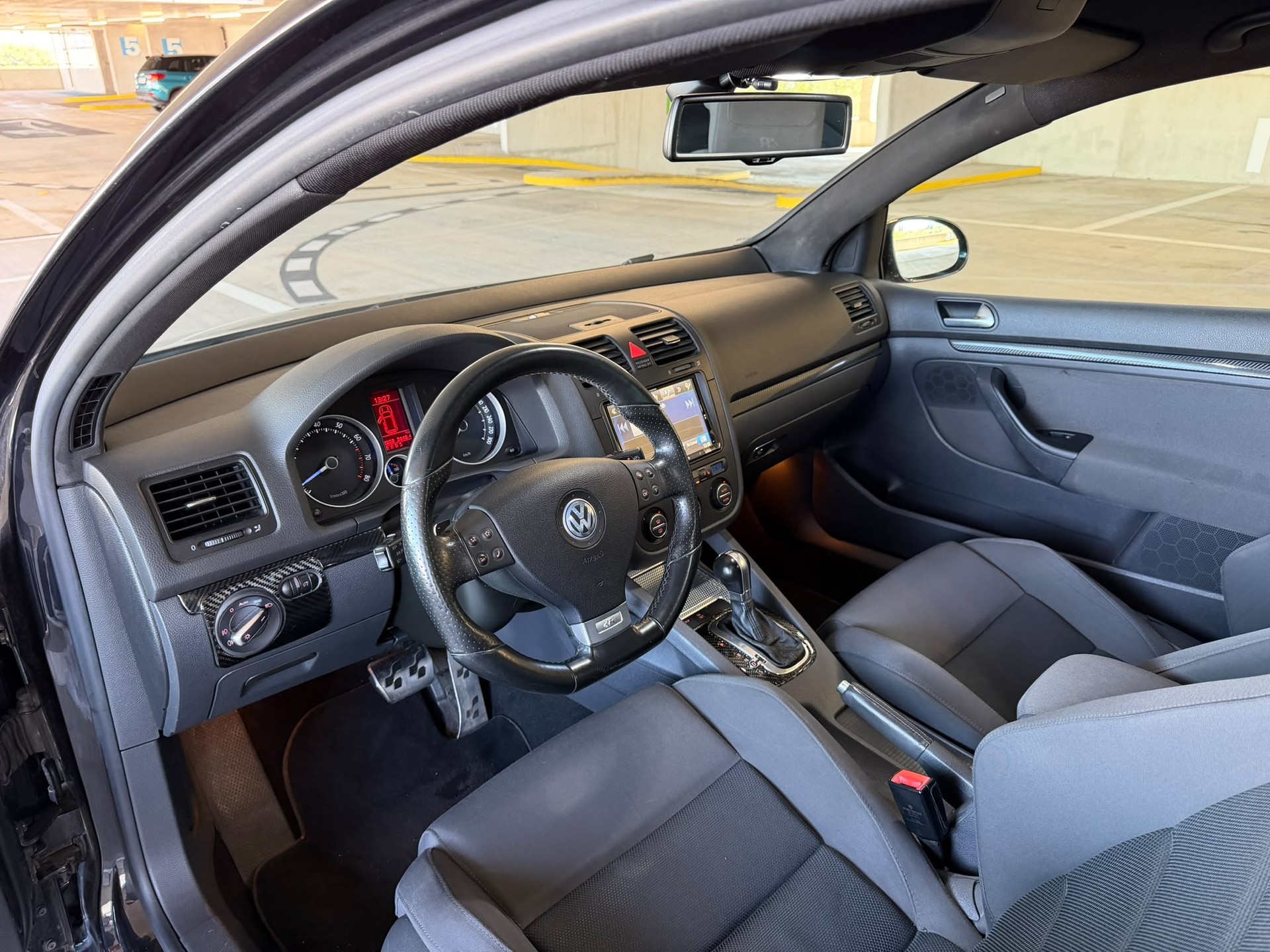 VW 3.2 V6 R32 DSG 4motion-image-3
