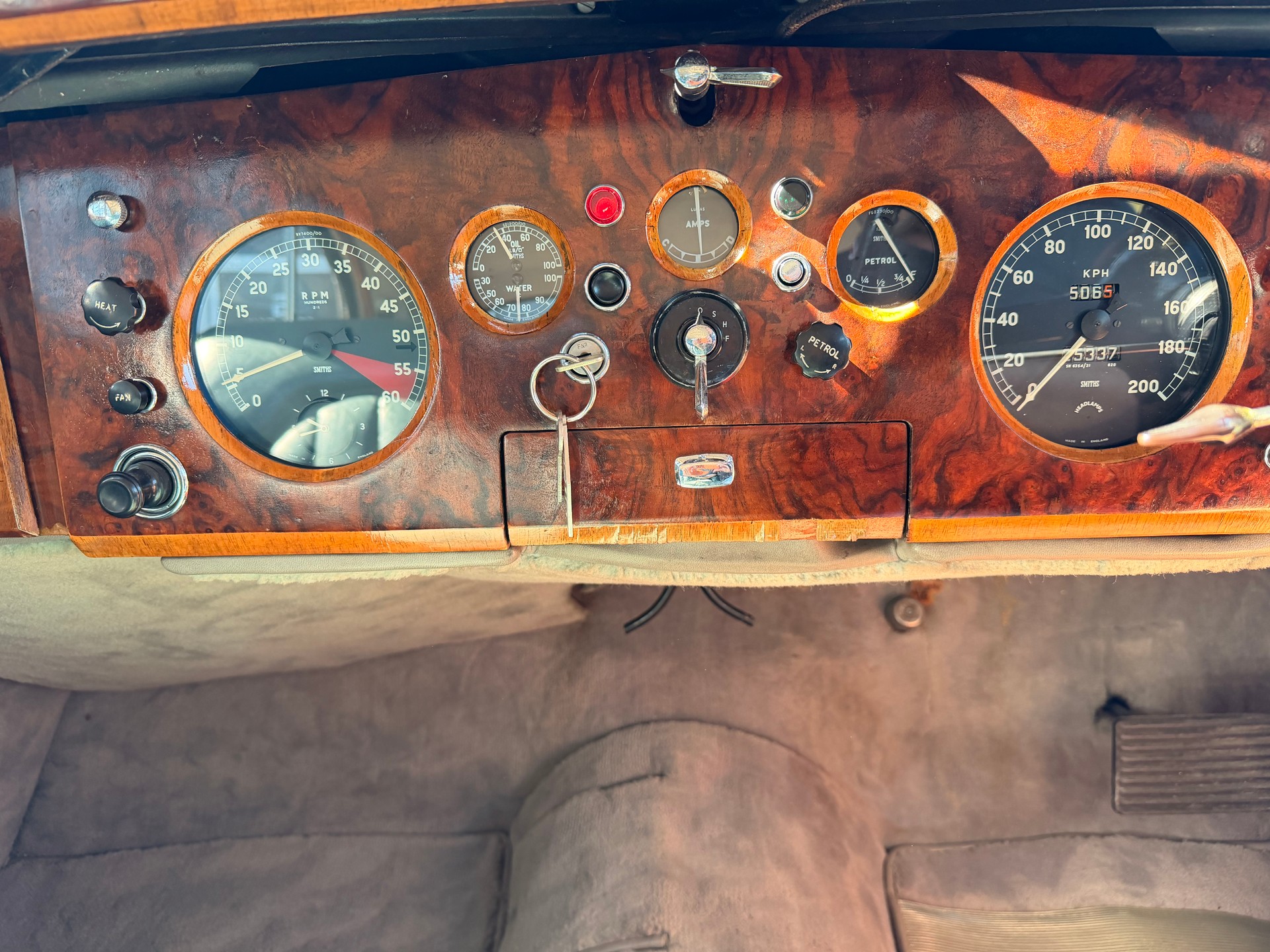 JAGUAR MK IX - 3 1/2 Litre - VETERAN-image-20