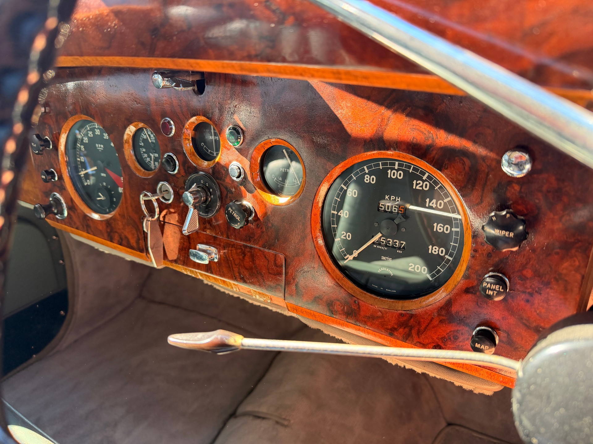 JAGUAR MK IX - 3 1/2 Litre - VETERAN-image-19