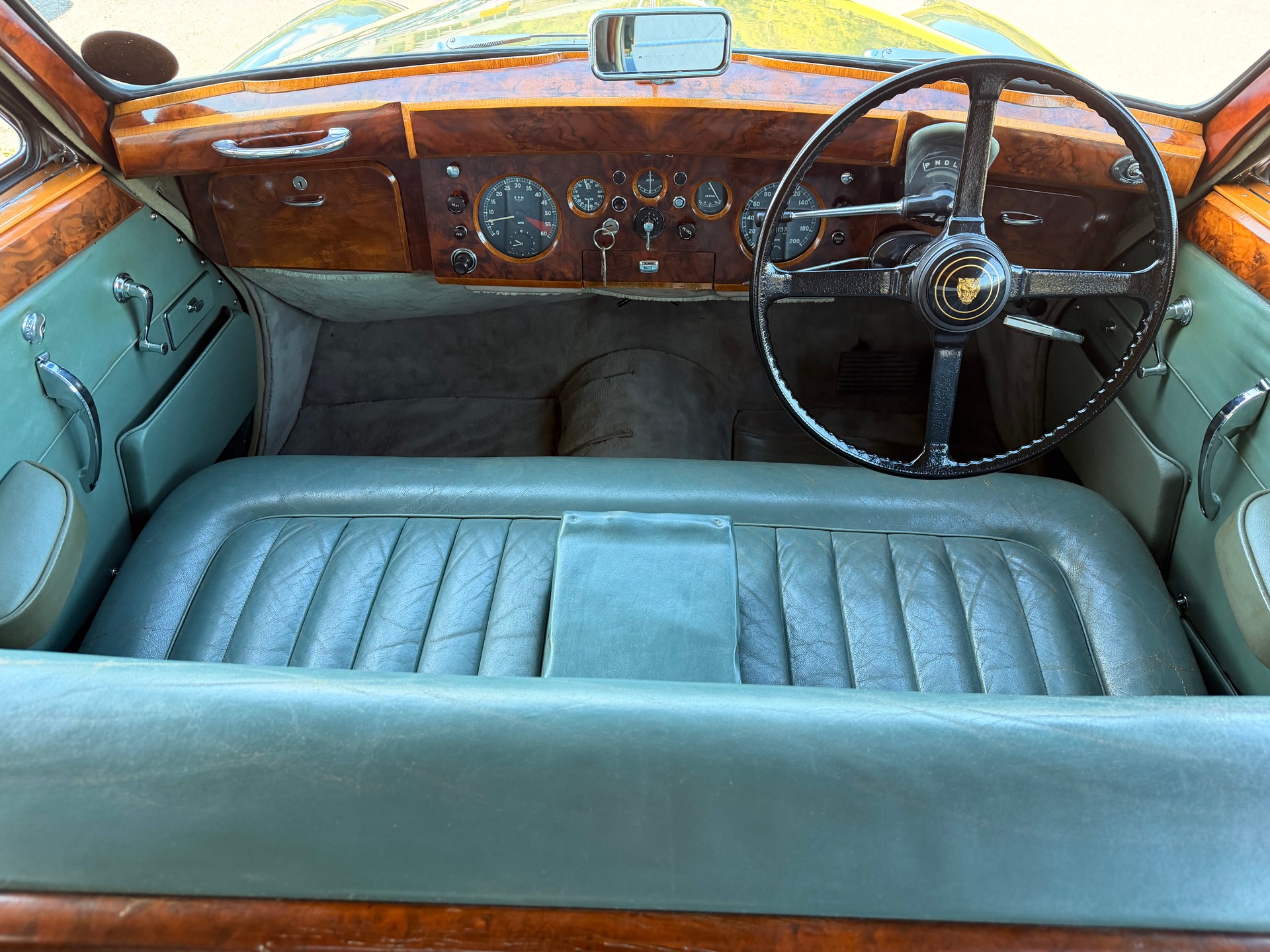 JAGUAR MK IX - 3 1/2 Litre - VETERAN-image-13