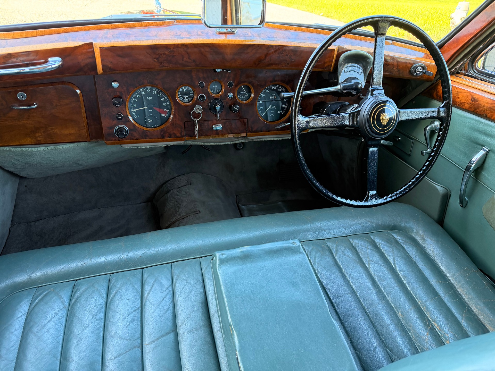 JAGUAR MK IX - 3 1/2 Litre - VETERAN-image-14