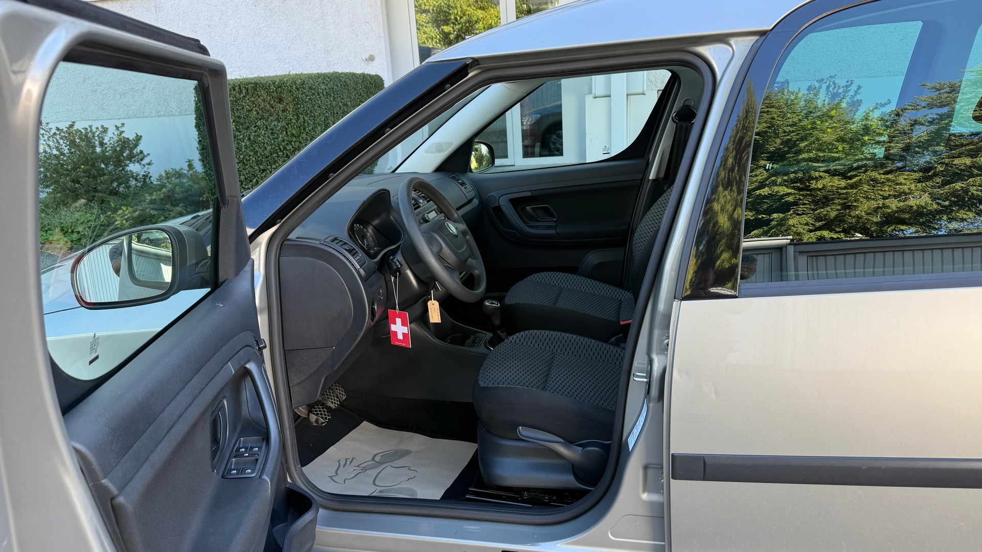 SKODA Roomster 1.6 TDI Elegance-image-9