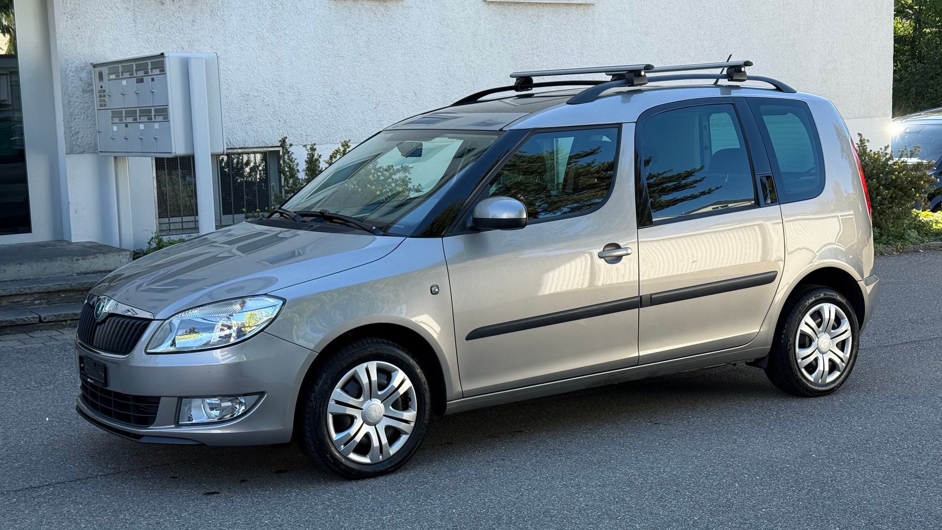SKODA Roomster 1.6 TDI Elegance-image-1