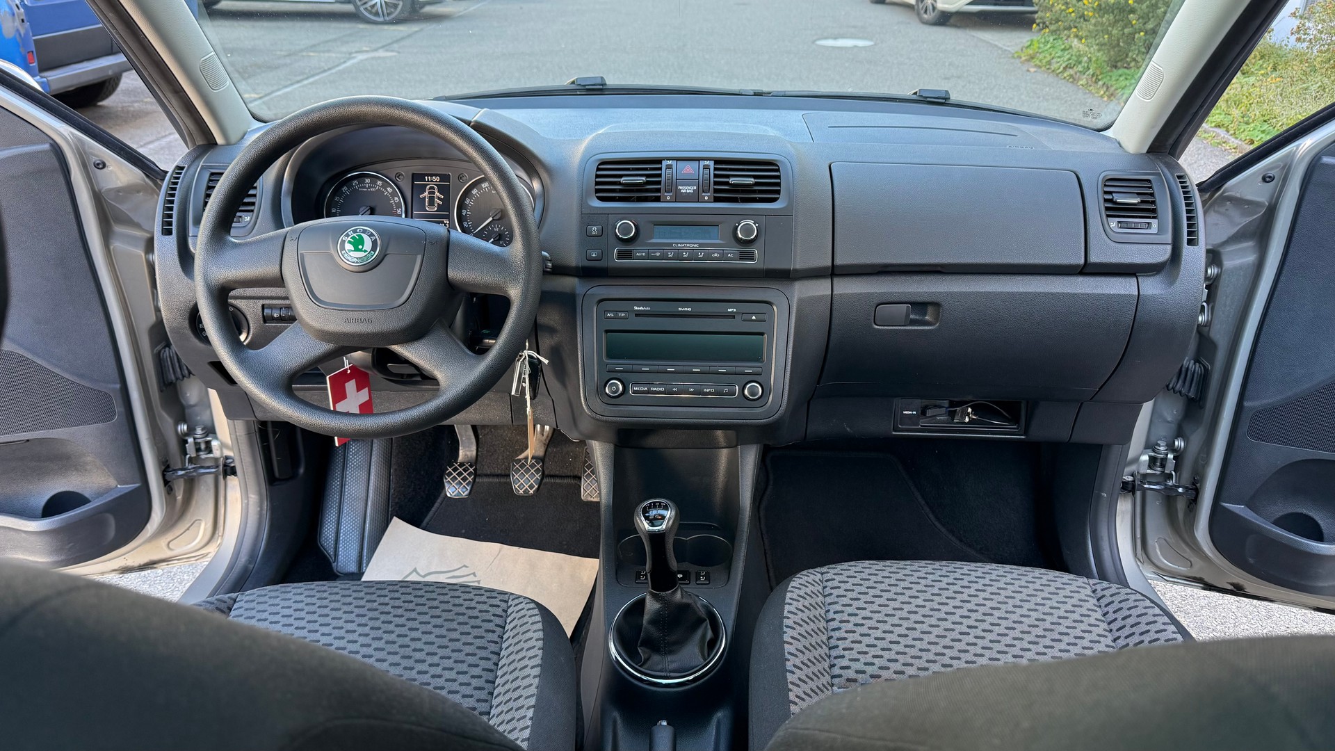 SKODA Roomster 1.6 TDI Elegance-image-11