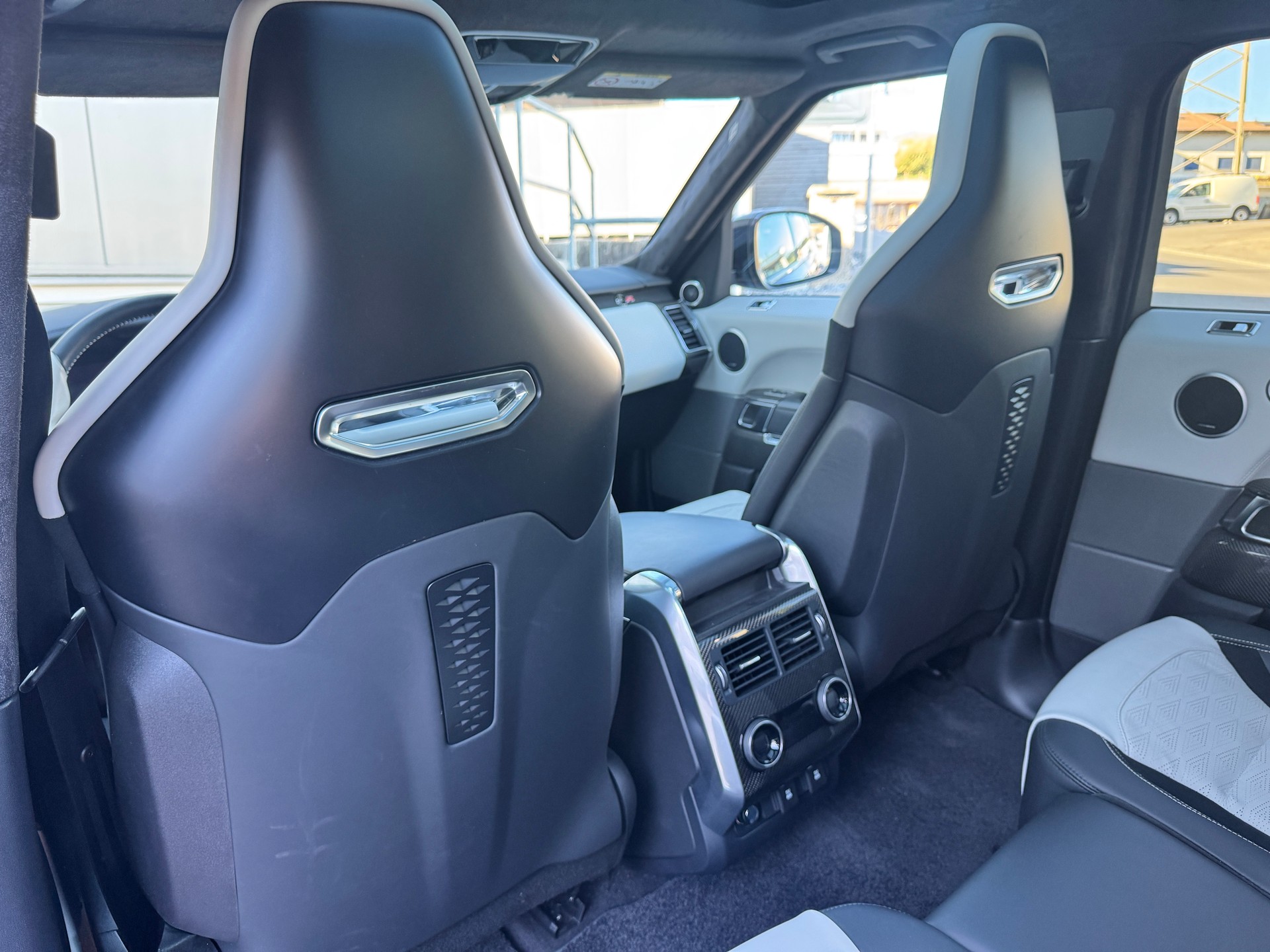 LAND ROVER Range Rover Sport 5.0 V8 S/C SVR Automatic-image-7