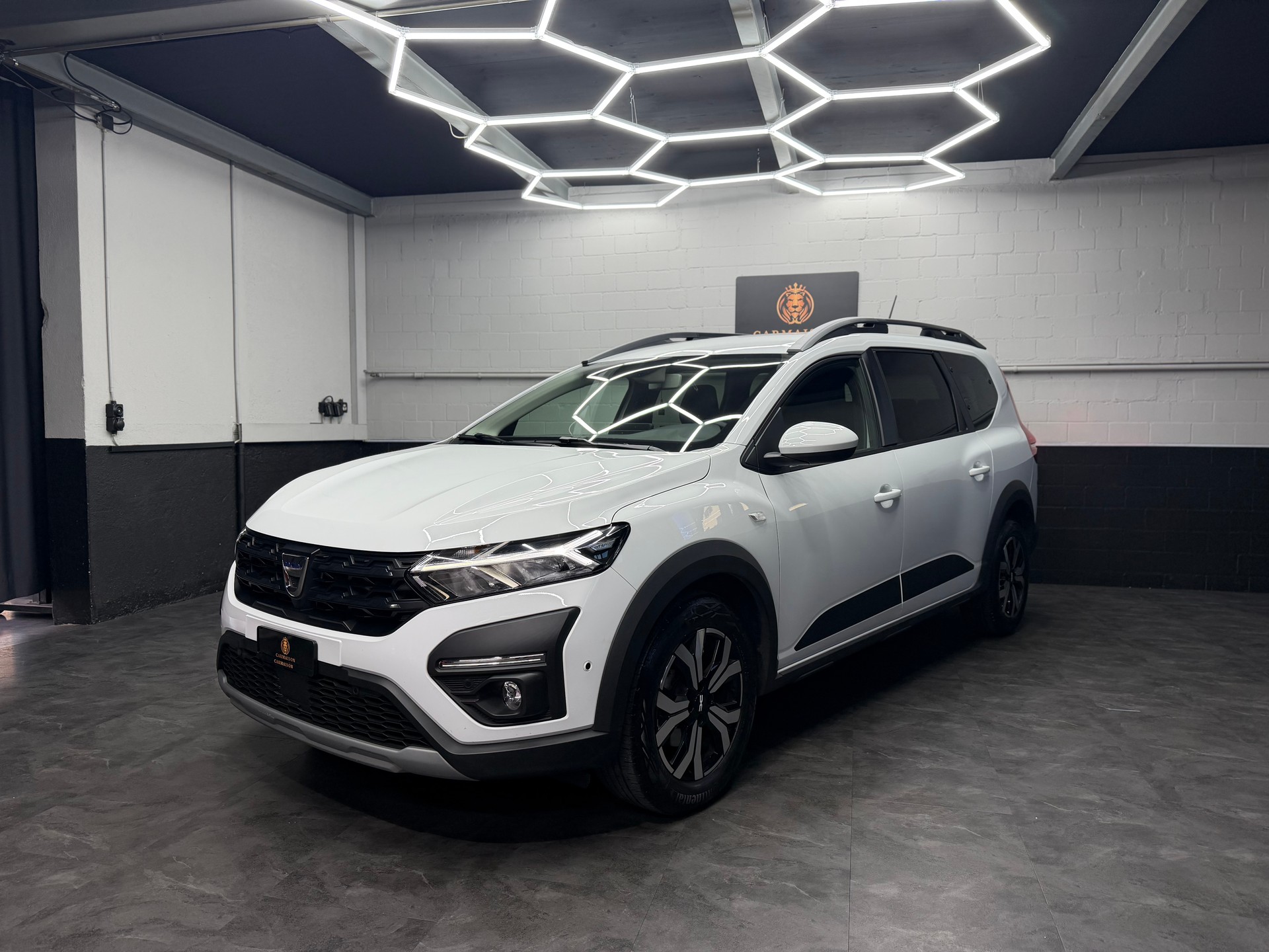 DACIA Jogger TCe 110 Essential | CH-Auto aus 1.Hand | 7. Plätzer | Totwinkelassistent | Rückfahrkamera-image-2