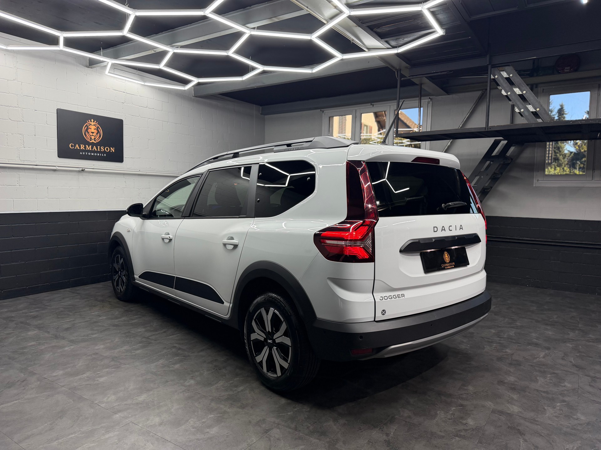 DACIA Jogger TCe 110 Essential | CH-Auto aus 1.Hand | 7. Plätzer | Totwinkelassistent | Rückfahrkamera-image-6