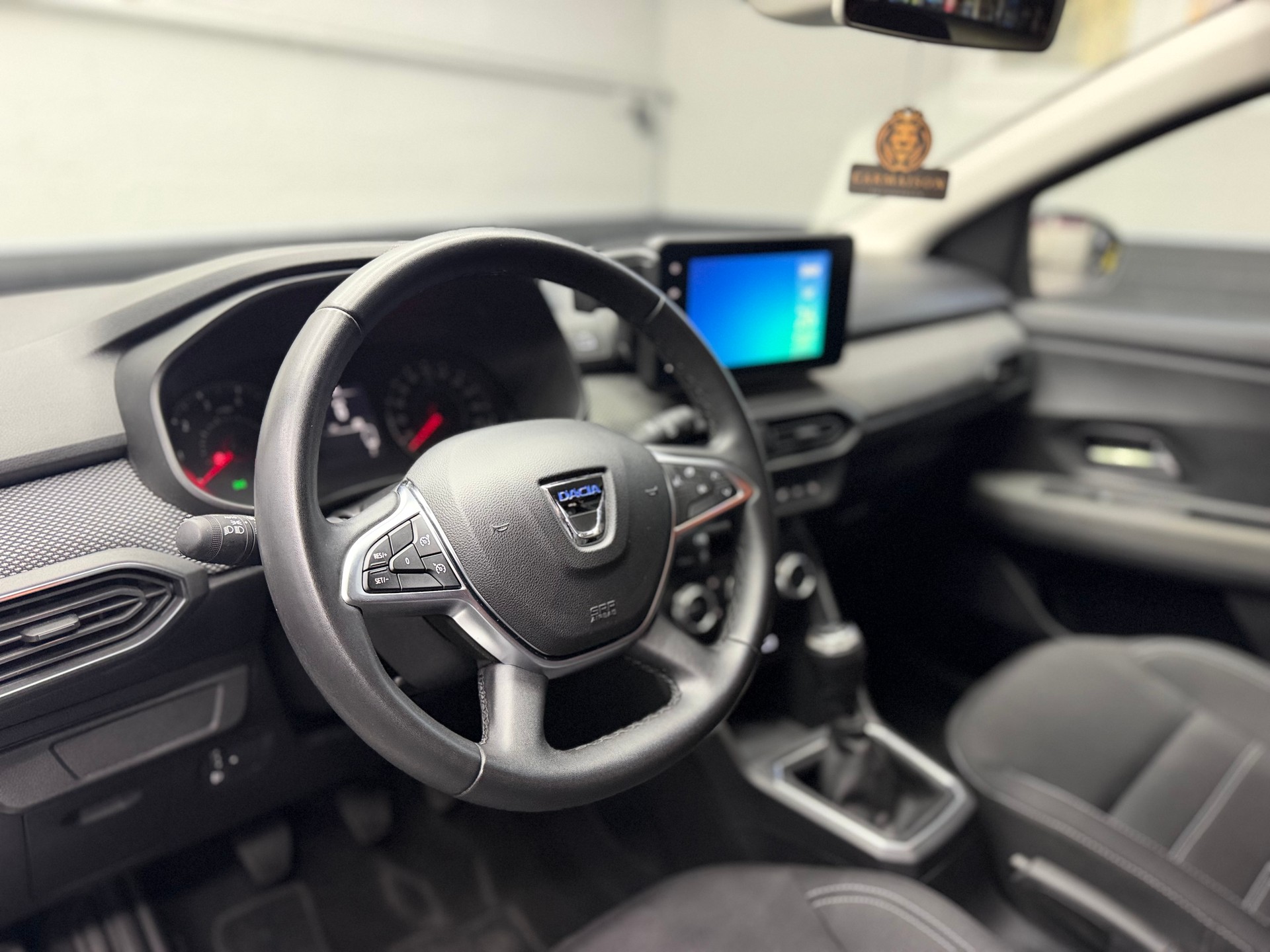 DACIA Jogger TCe 110 Essential | CH-Auto aus 1.Hand | 7. Plätzer | Totwinkelassistent | Rückfahrkamera-image-14