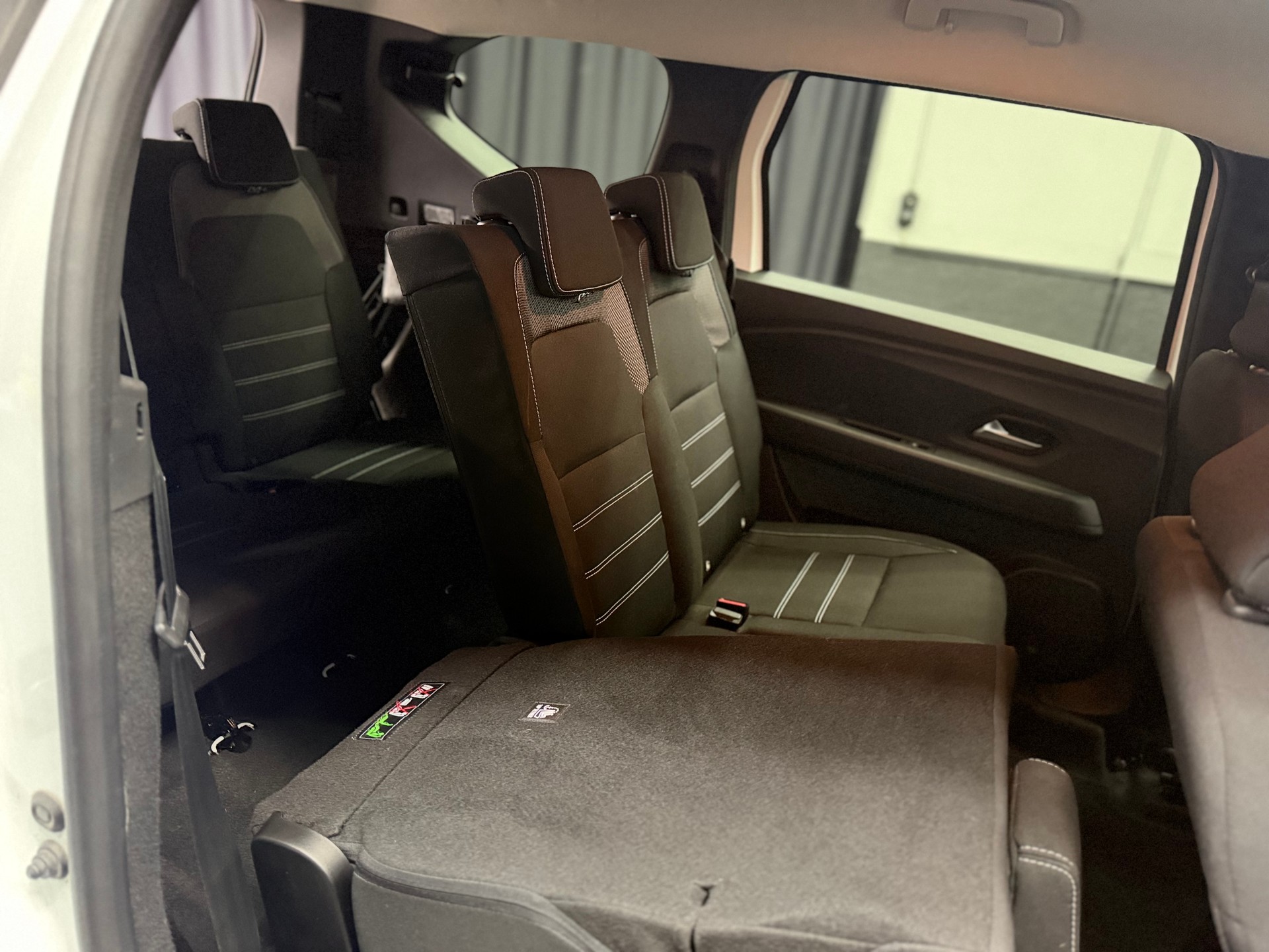 DACIA Jogger TCe 110 Essential | CH-Auto aus 1.Hand | 7. Plätzer | Totwinkelassistent | Rückfahrkamera-image-24