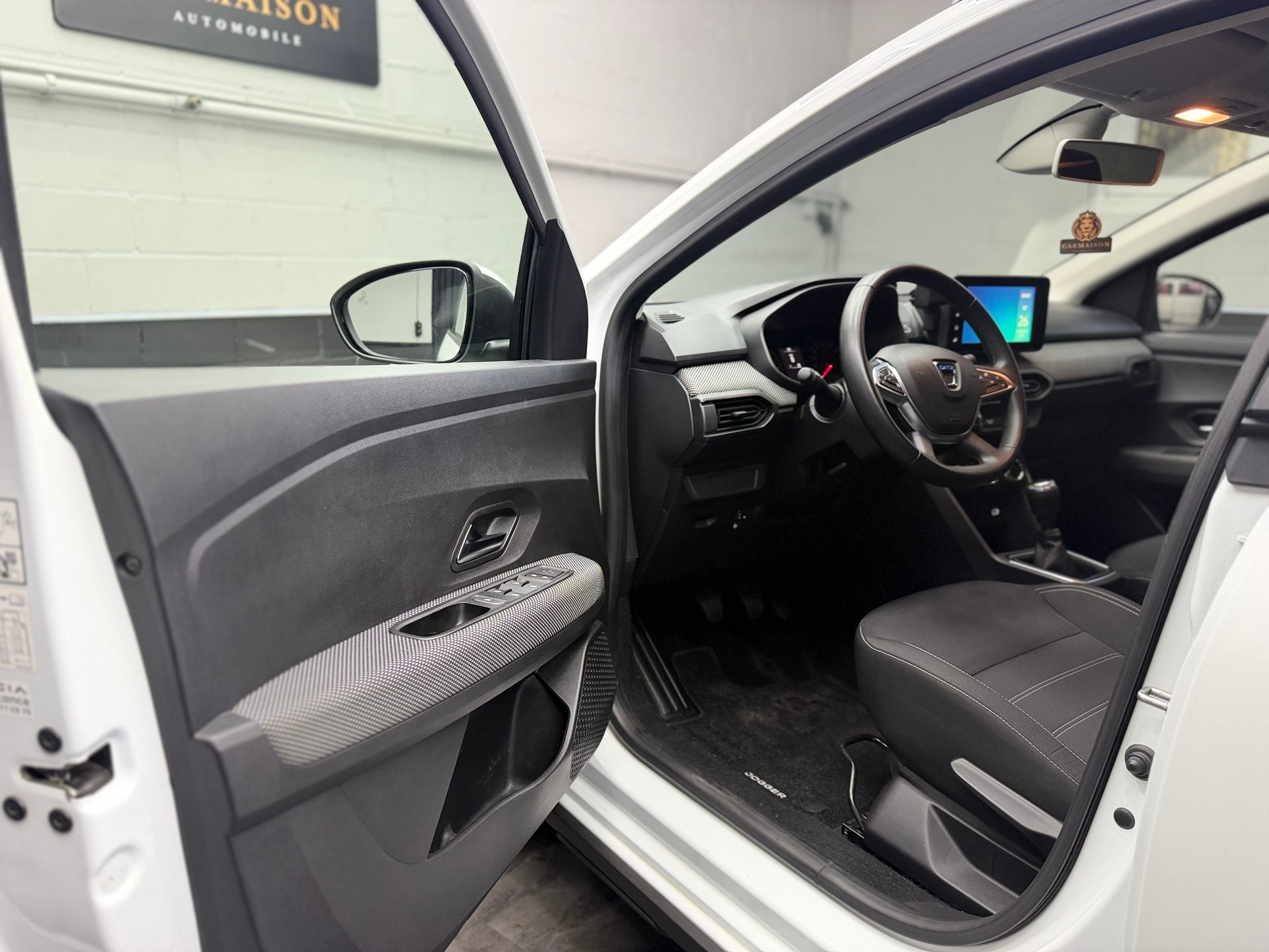 DACIA Jogger TCe 110 Essential | CH-Auto aus 1.Hand | 7. Plätzer | Totwinkelassistent | Rückfahrkamera-image-12