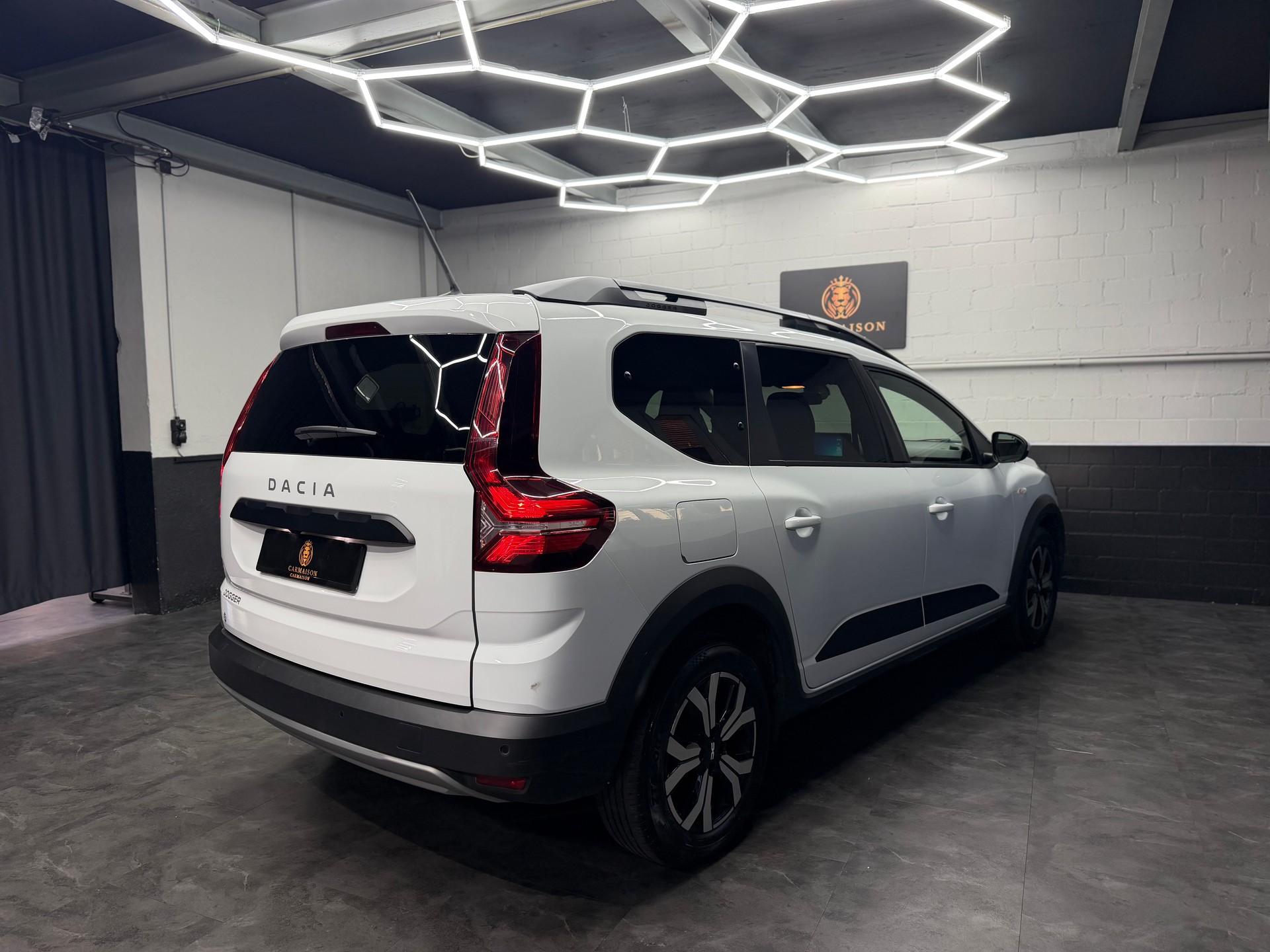 DACIA Jogger TCe 110 Essential | CH-Auto aus 1.Hand | 7. Plätzer | Totwinkelassistent | Rückfahrkamera-image-8