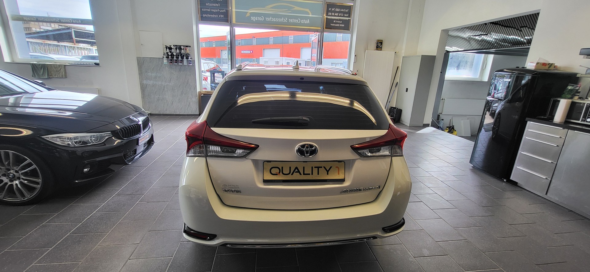 TOYOTA Auris Touring Sports 1.8 HSD Sol e-CVT-image-10