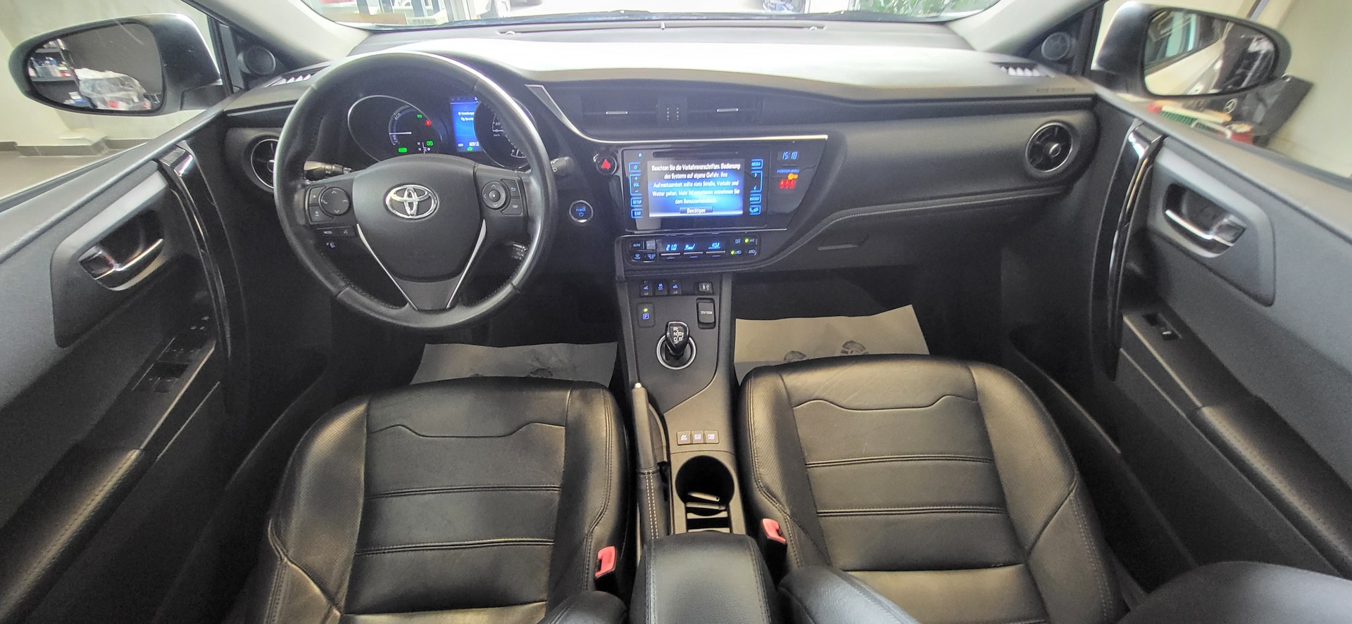 TOYOTA Auris Touring Sports 1.8 HSD Sol e-CVT-image-5