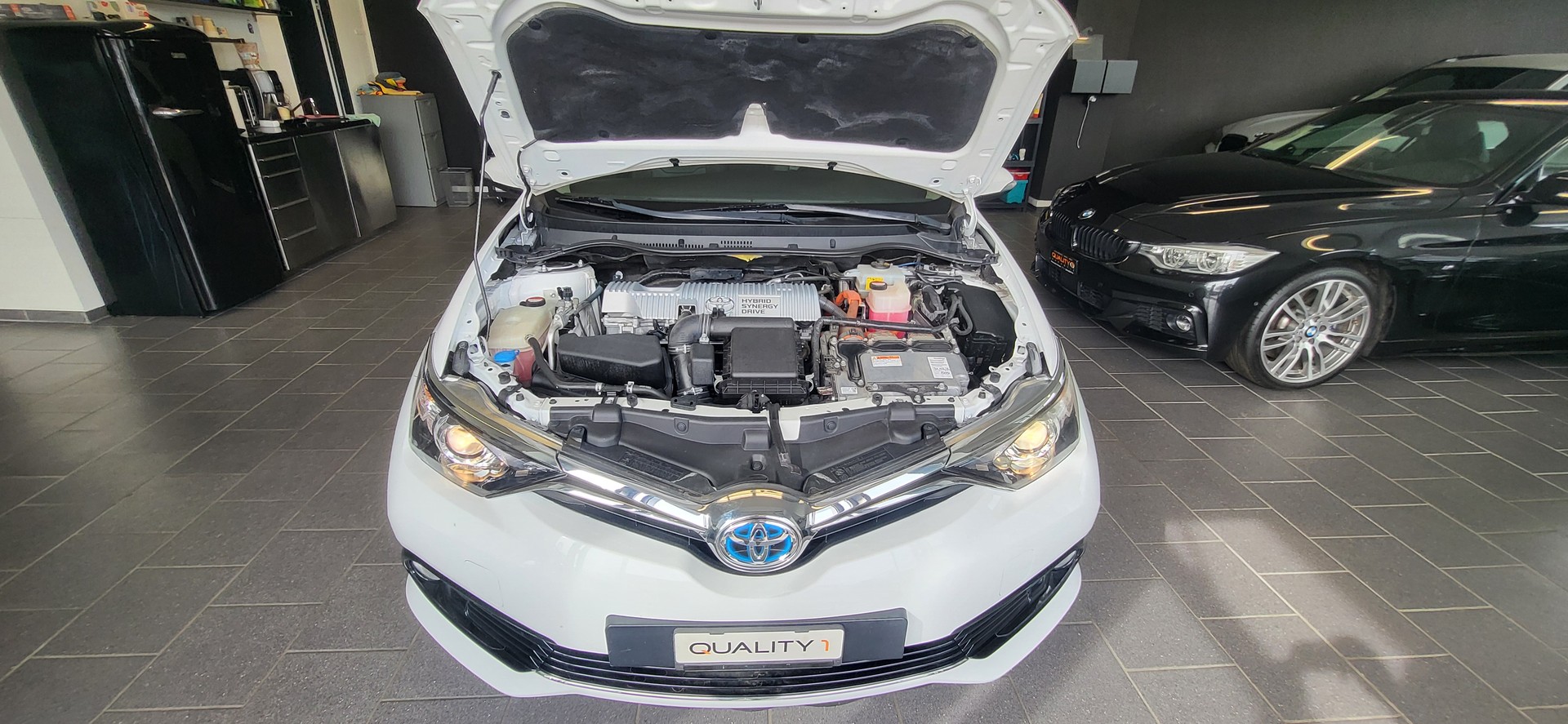 TOYOTA Auris Touring Sports 1.8 HSD Sol e-CVT-image-14