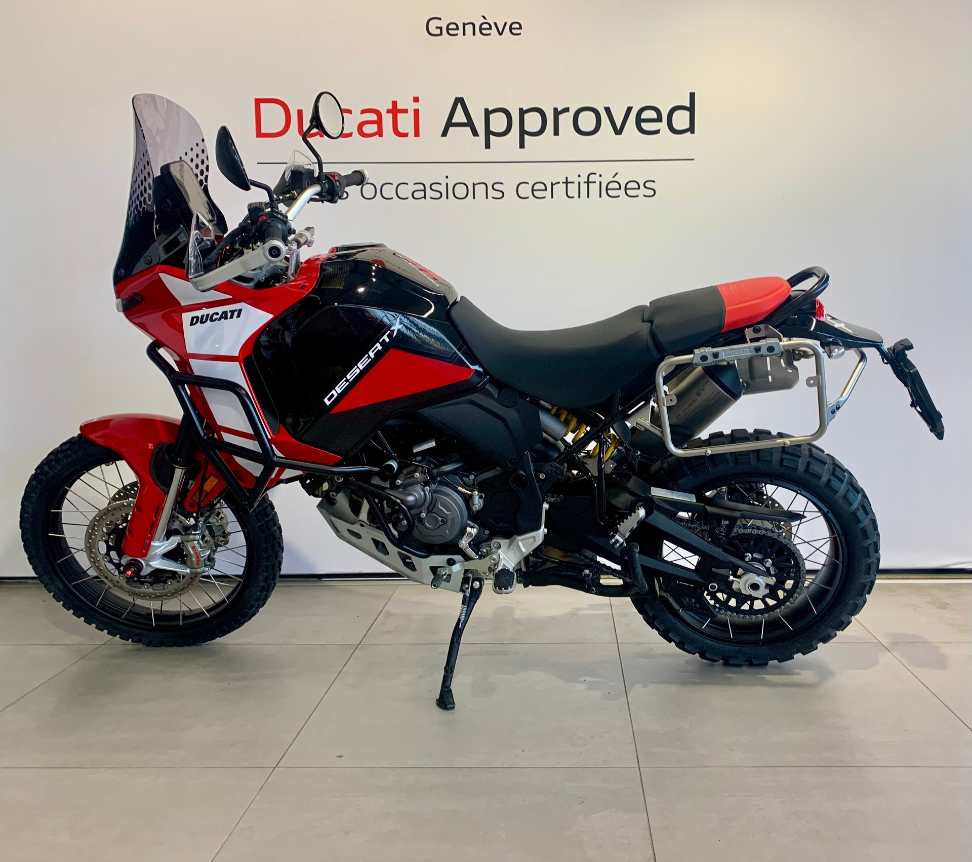 DUCATI Desert X DISCOVERY-showroom-element-1