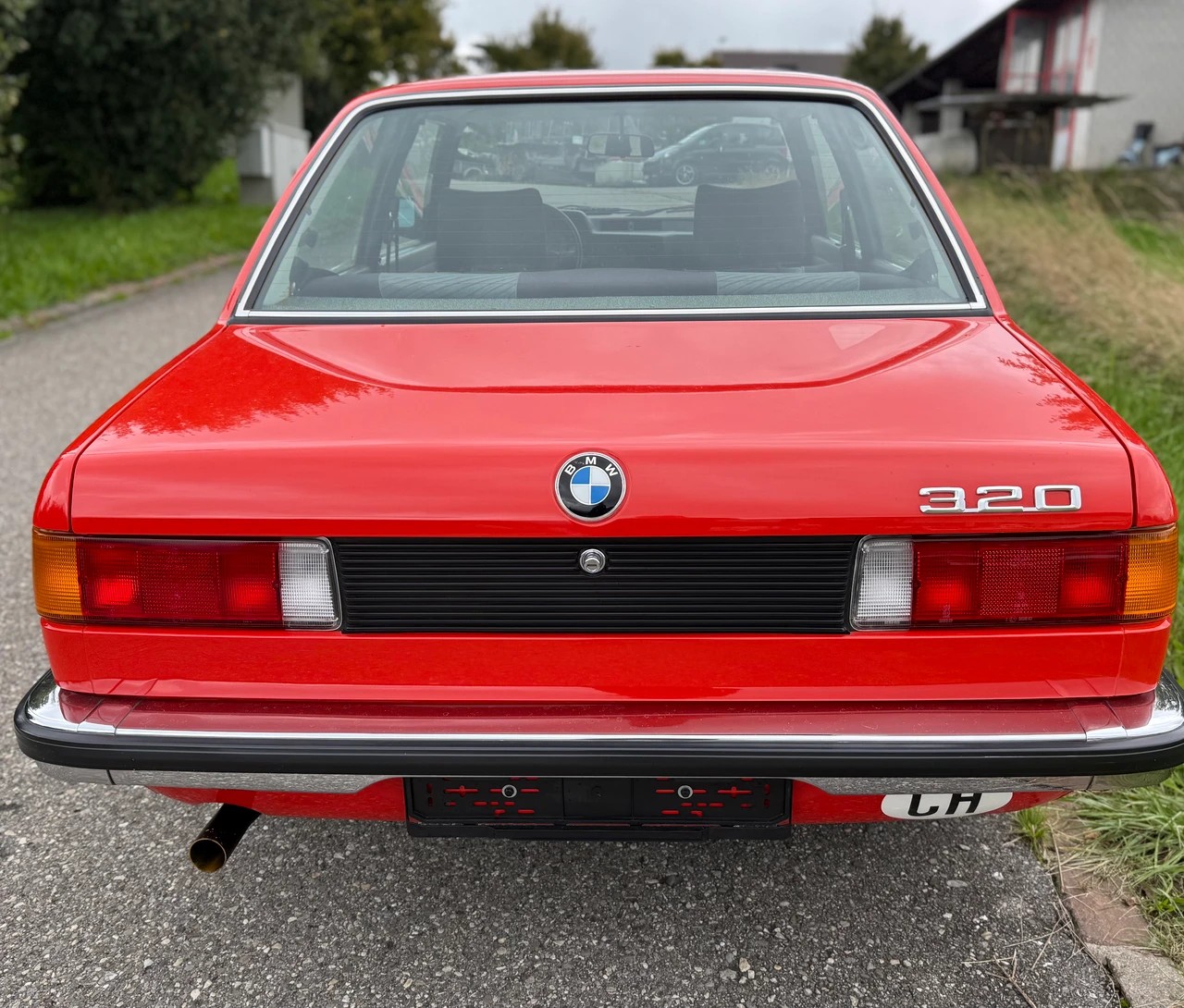 BMW 320-image-6
