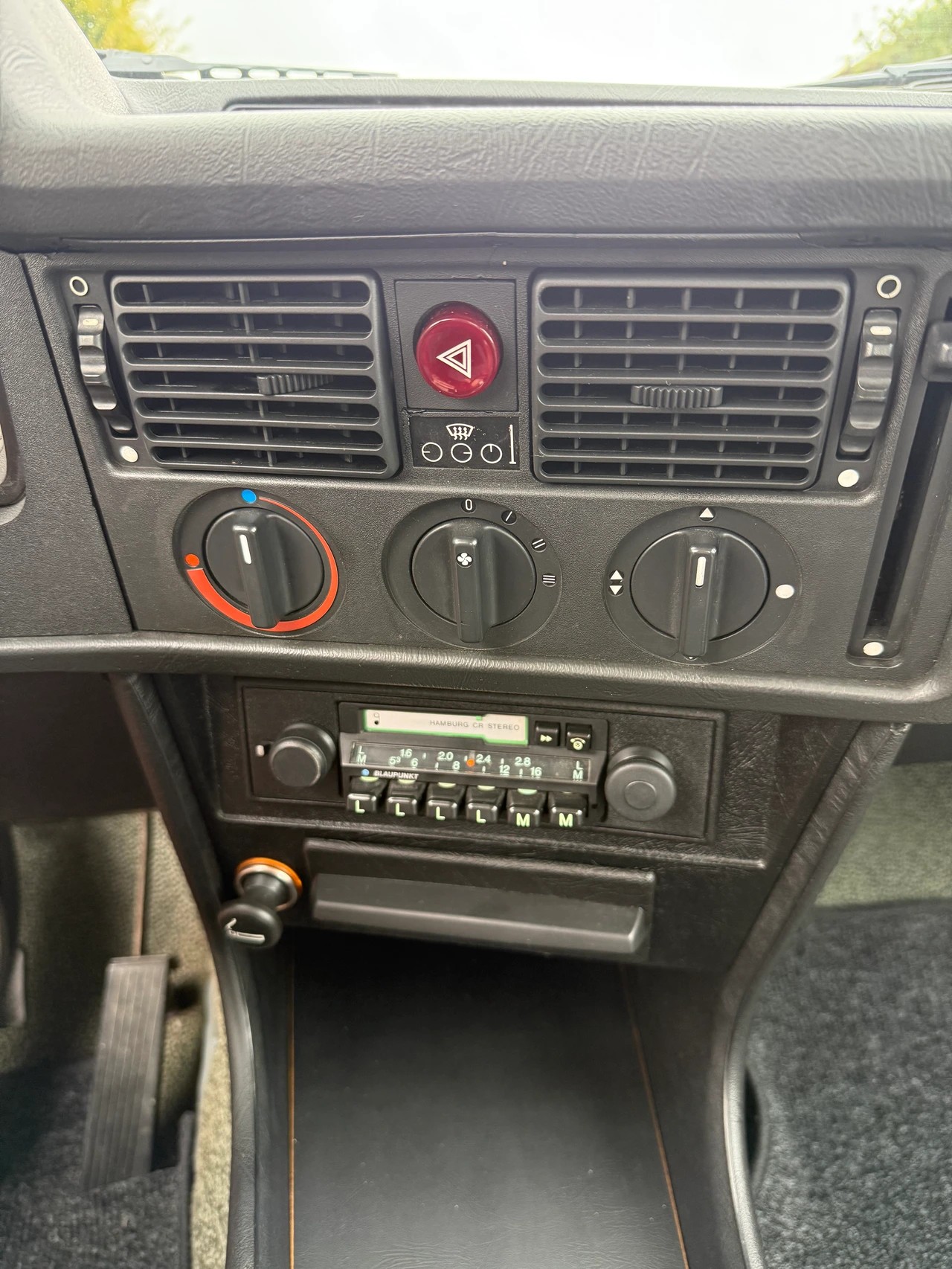 BMW 320-image-10