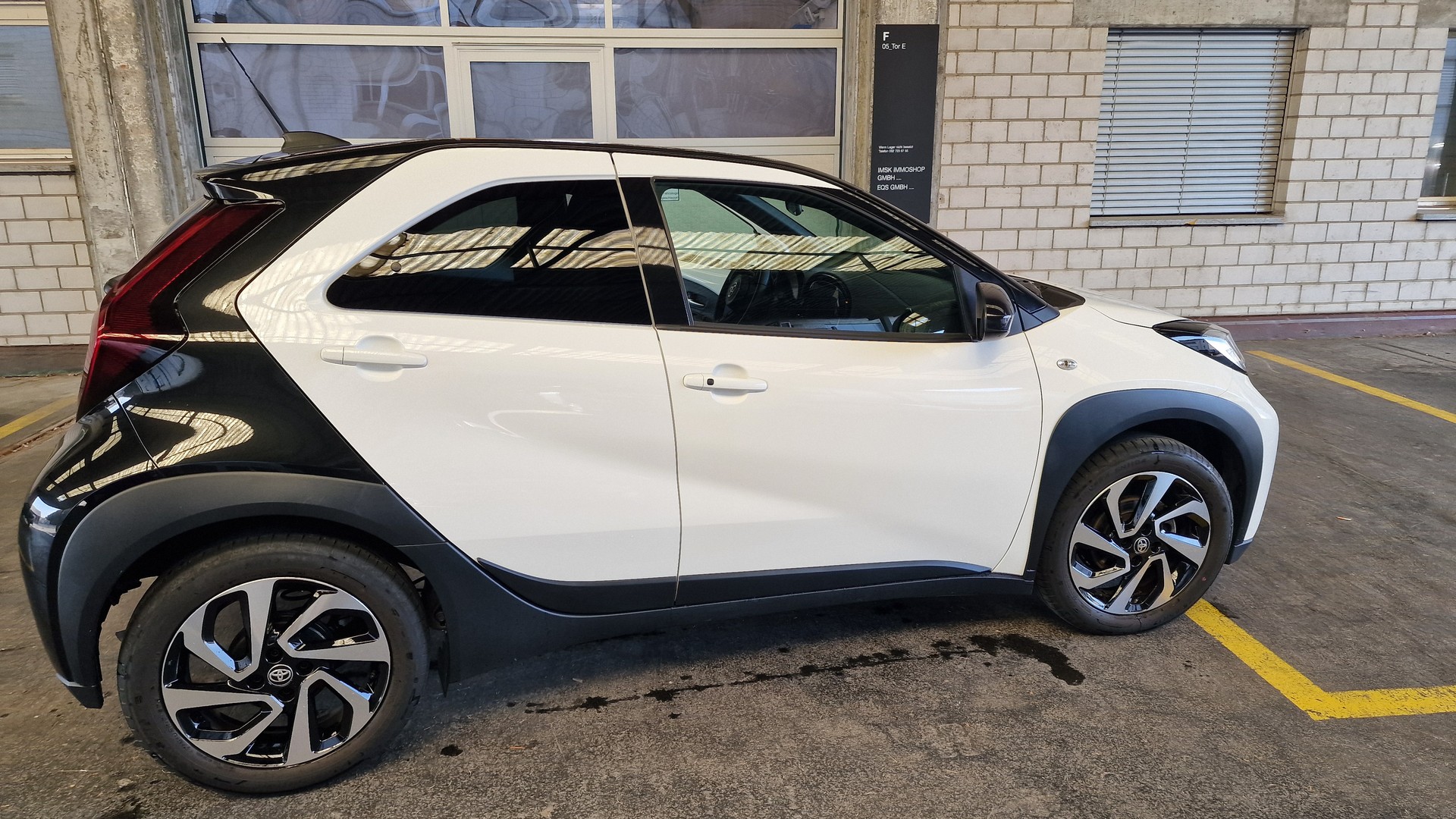 TOYOTA 1.0 VVT-i Style-image-5
