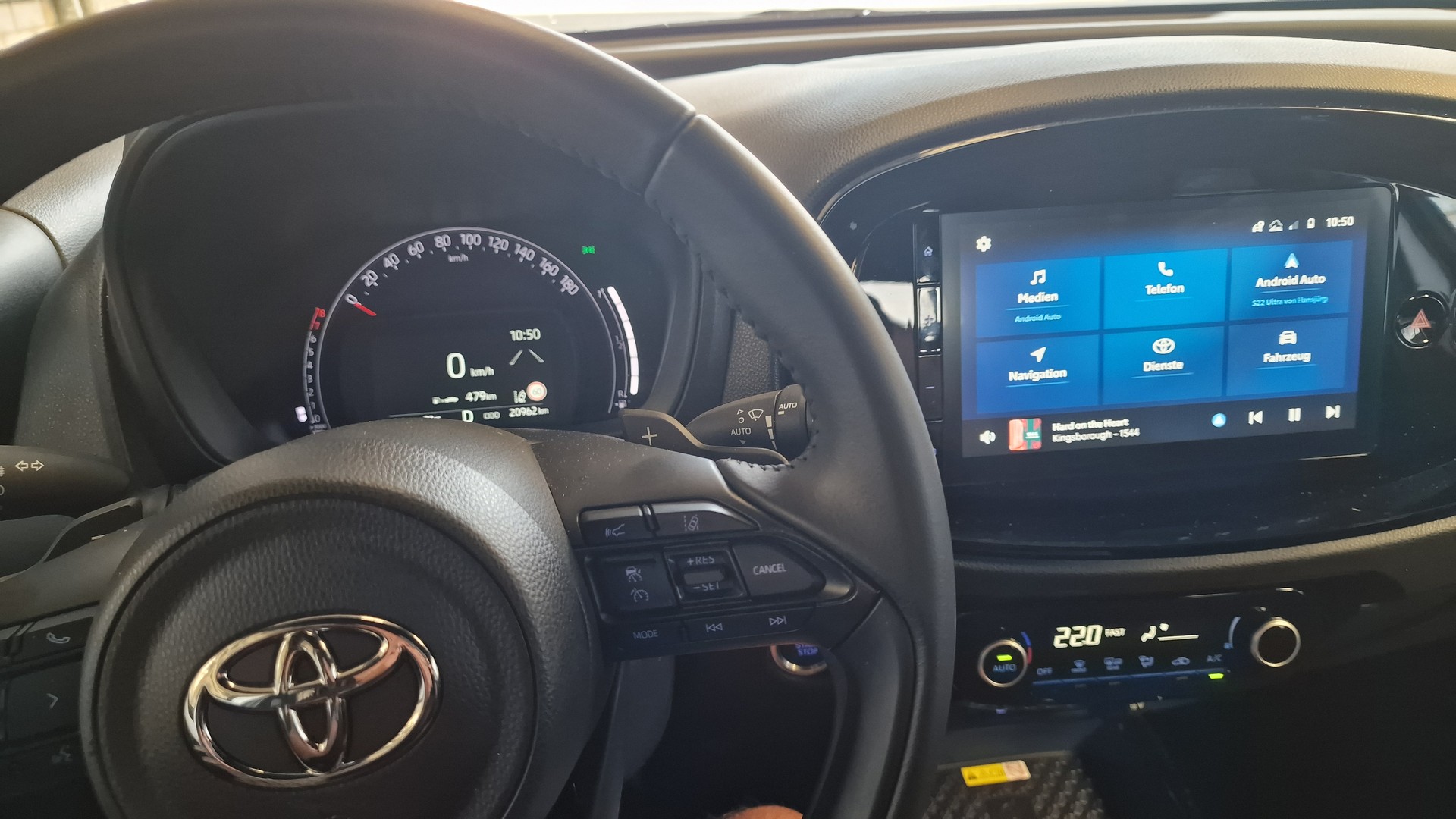 TOYOTA 1.0 VVT-i Style-image-3