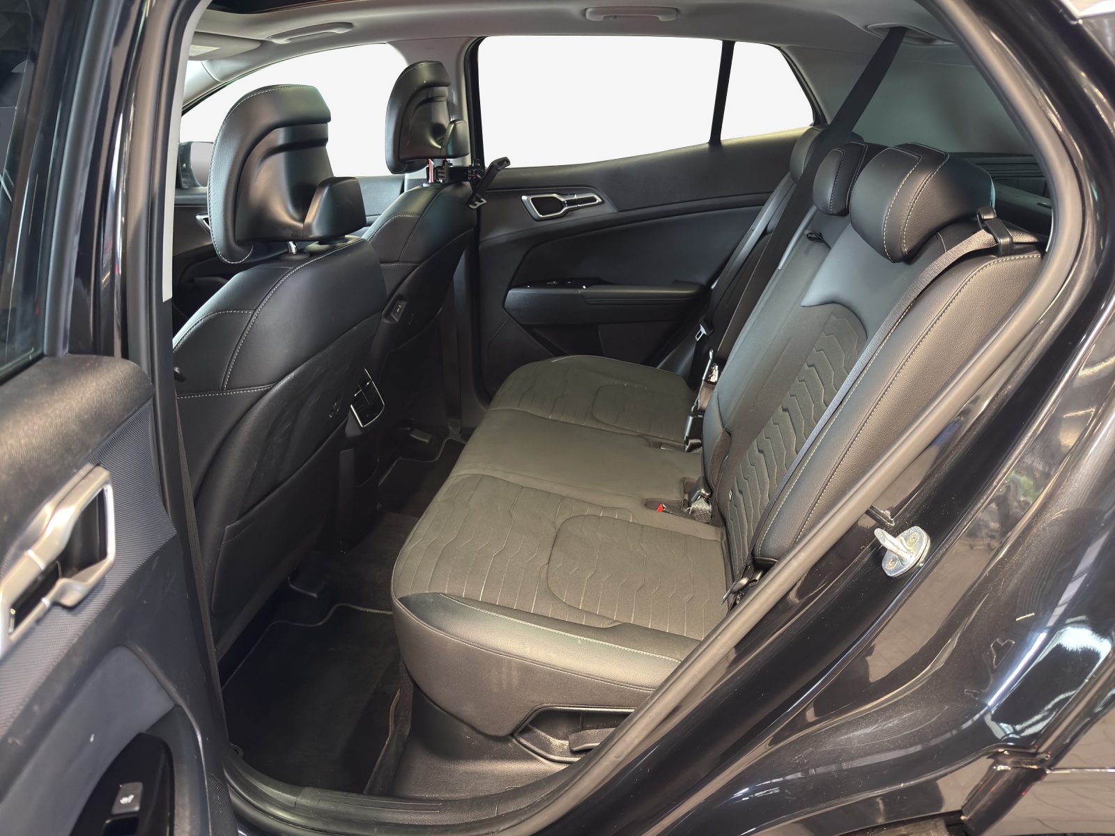 KIA Sportage 1.6T-GDi HEV Style 4x4 A-image-11