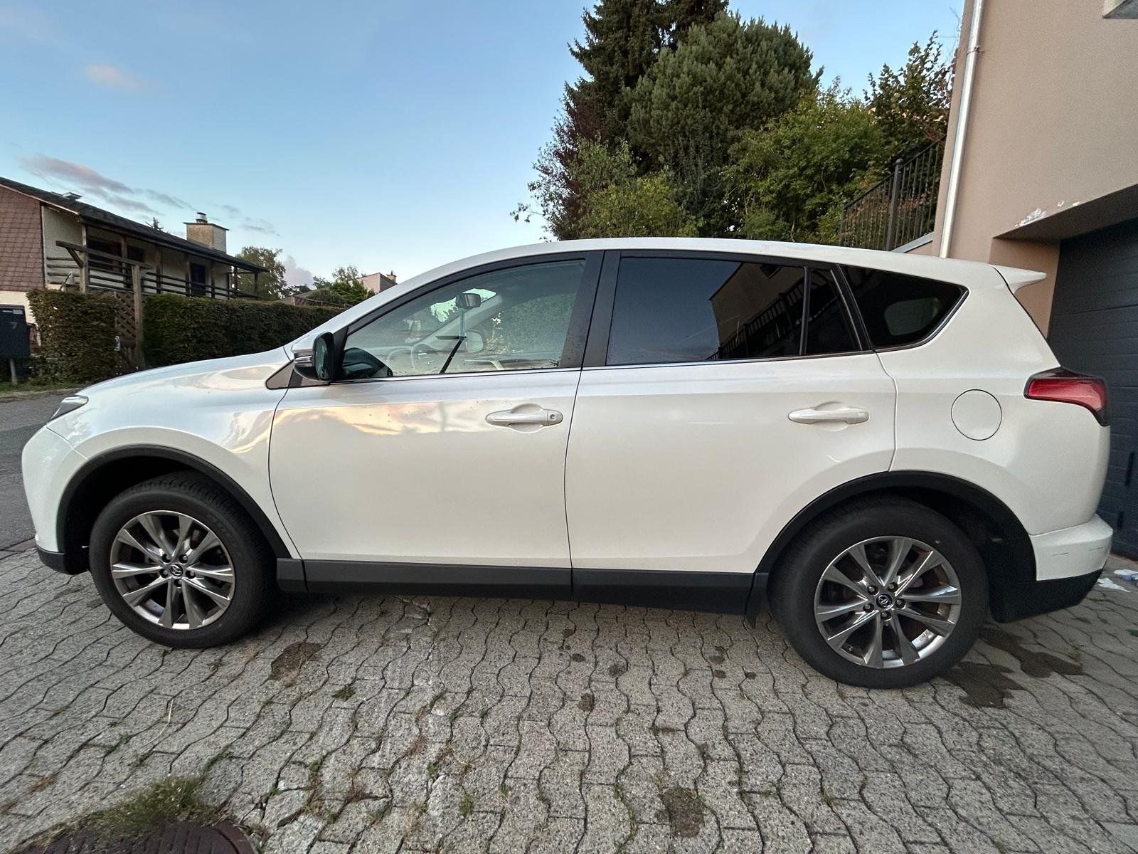 TOYOTA RAV-4 2.0i VMa Sol Premium MdS-image-2