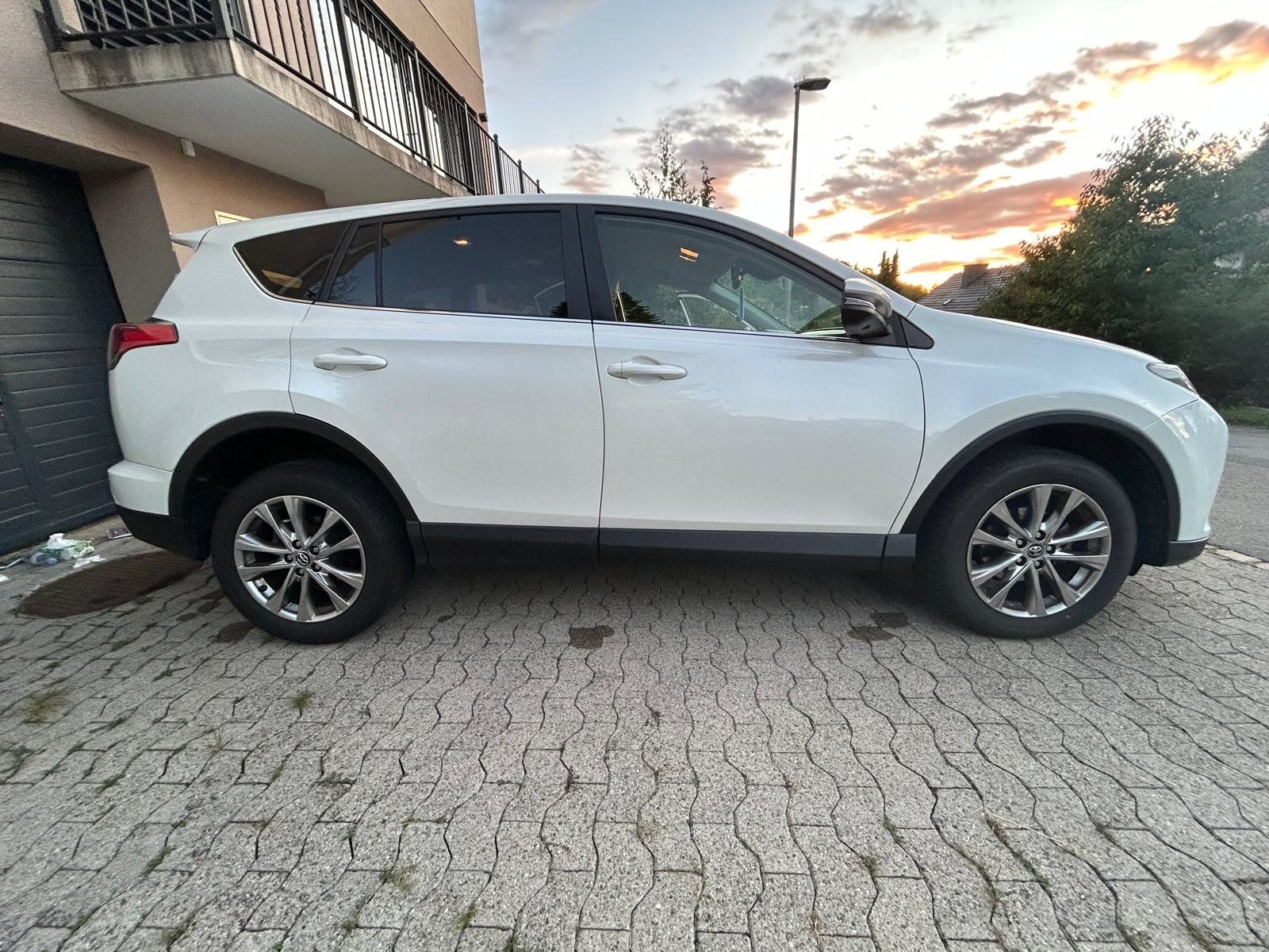 TOYOTA RAV-4 2.0i VMa Sol Premium MdS-image-4