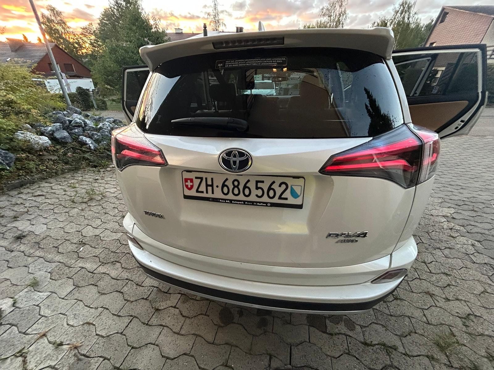 TOYOTA RAV-4 2.0i VMa Sol Premium MdS-image-5
